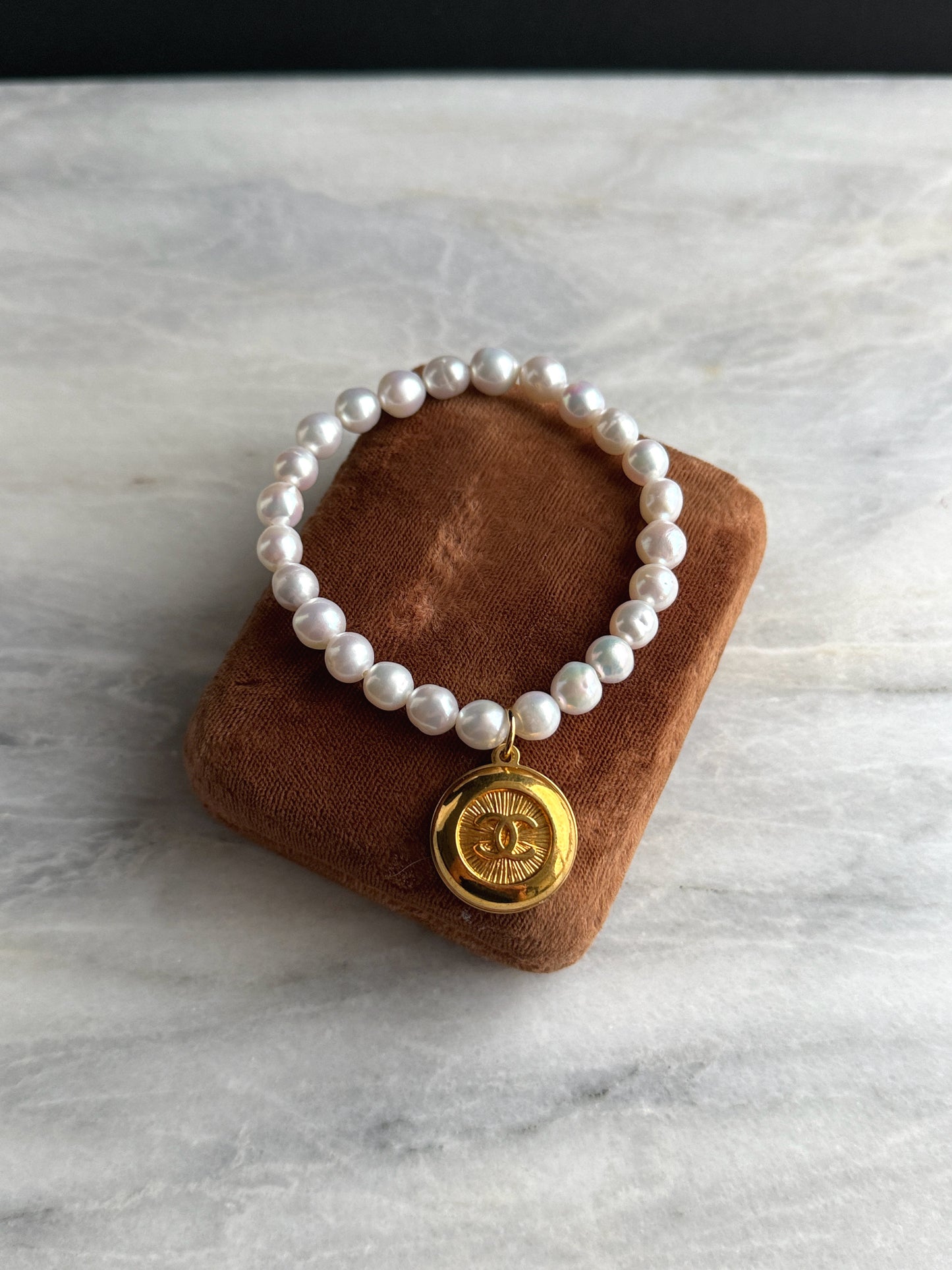 Gold pearl Authentic Reworked button bracelet pearls 🖤