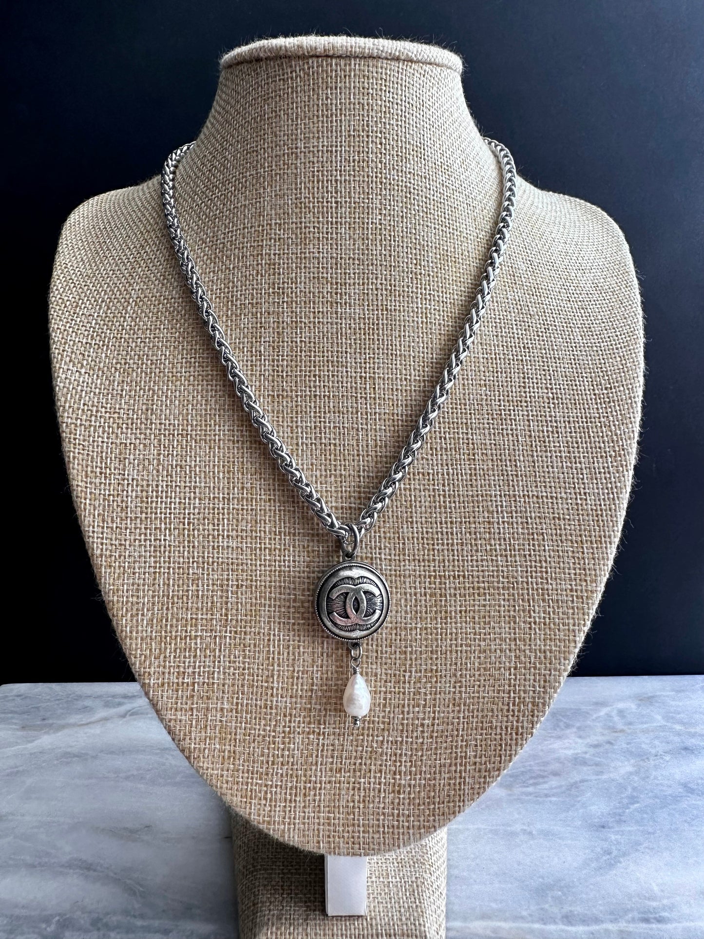 🖤 Authentic Vintage Reworked silver Button necklace