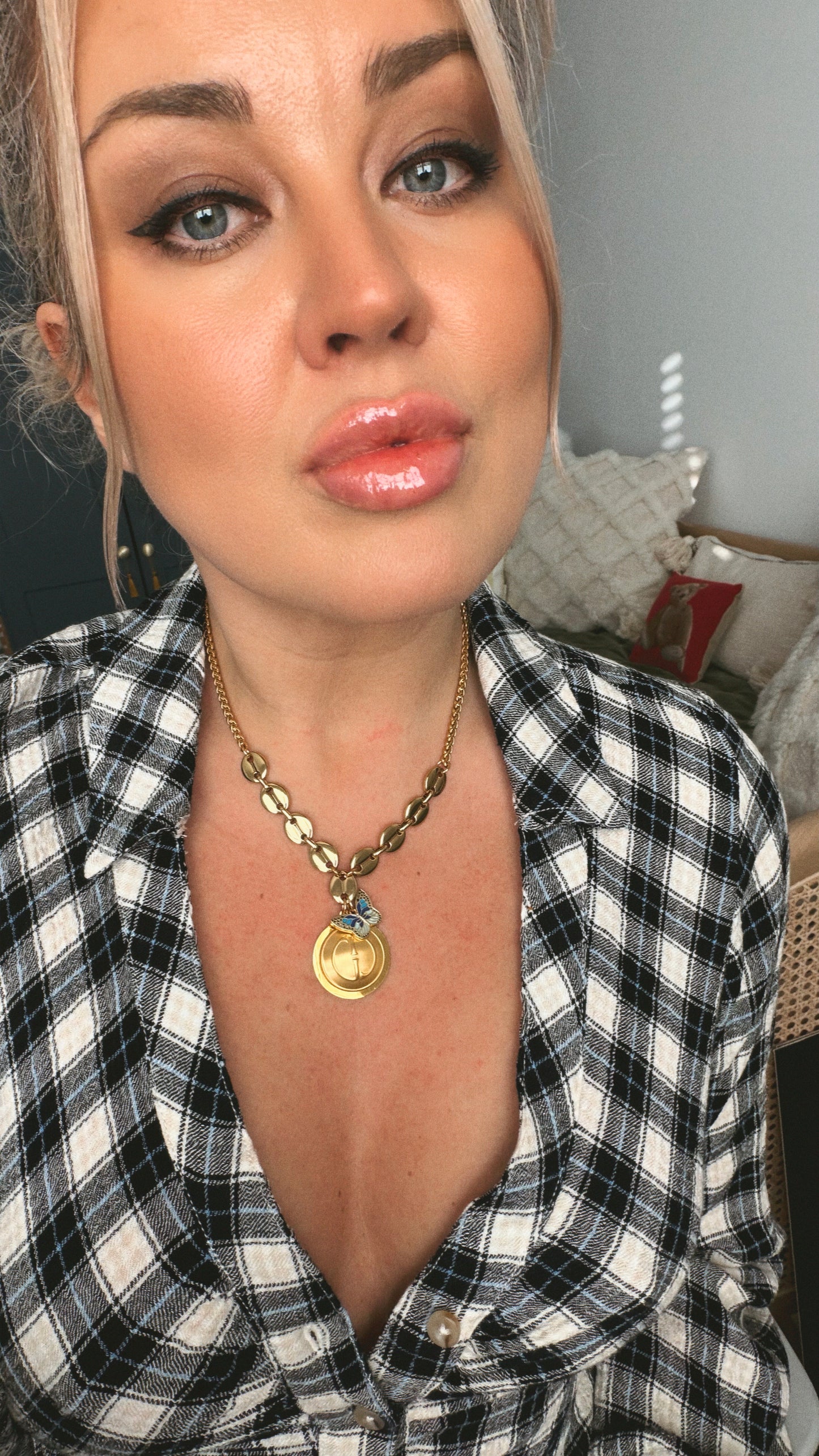 🦋 Gold reworked Vintage Gucci button necklace • high quality