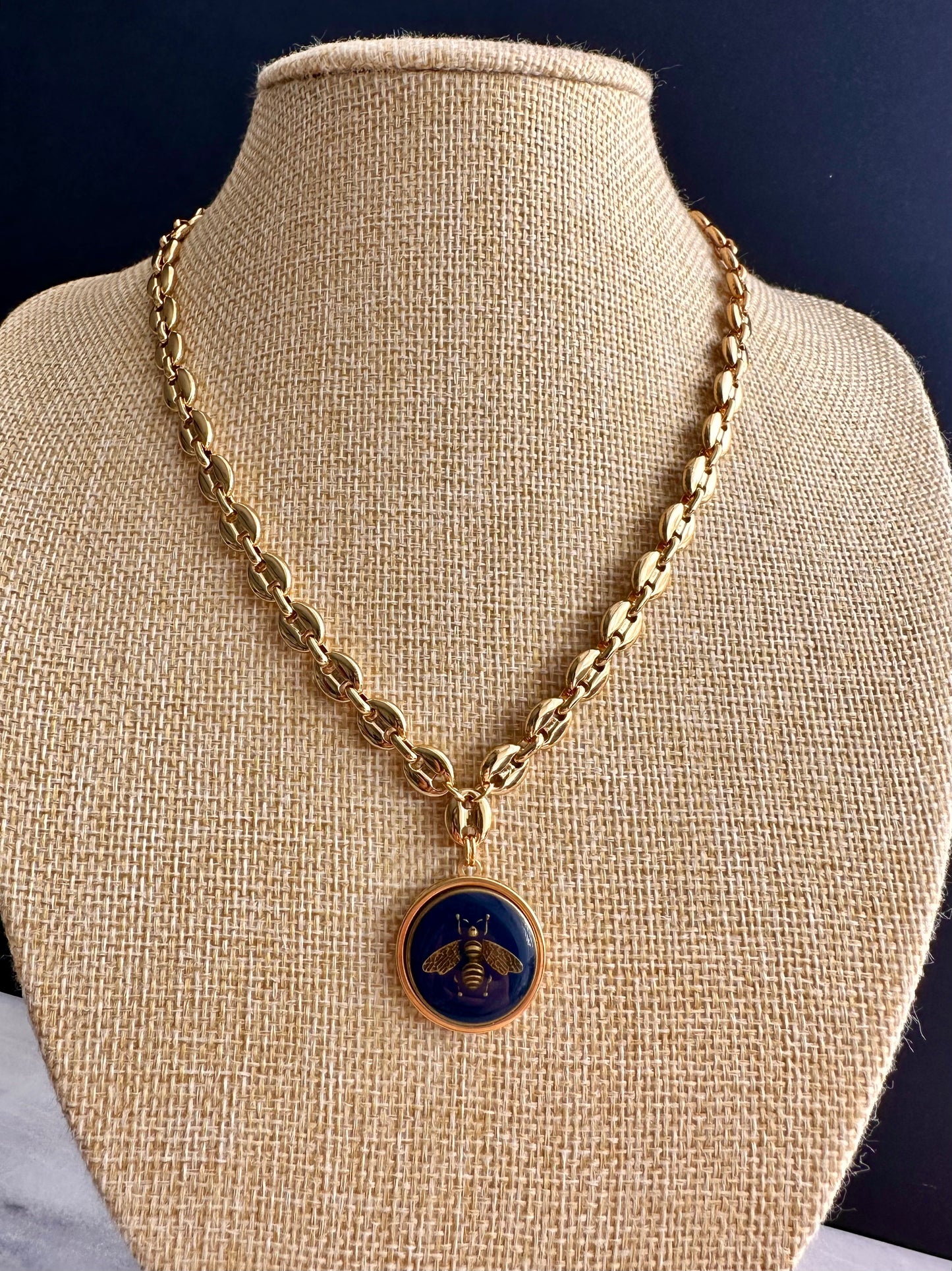 Antique Gold Vintage Gucci charm chain necklace • high quality chain