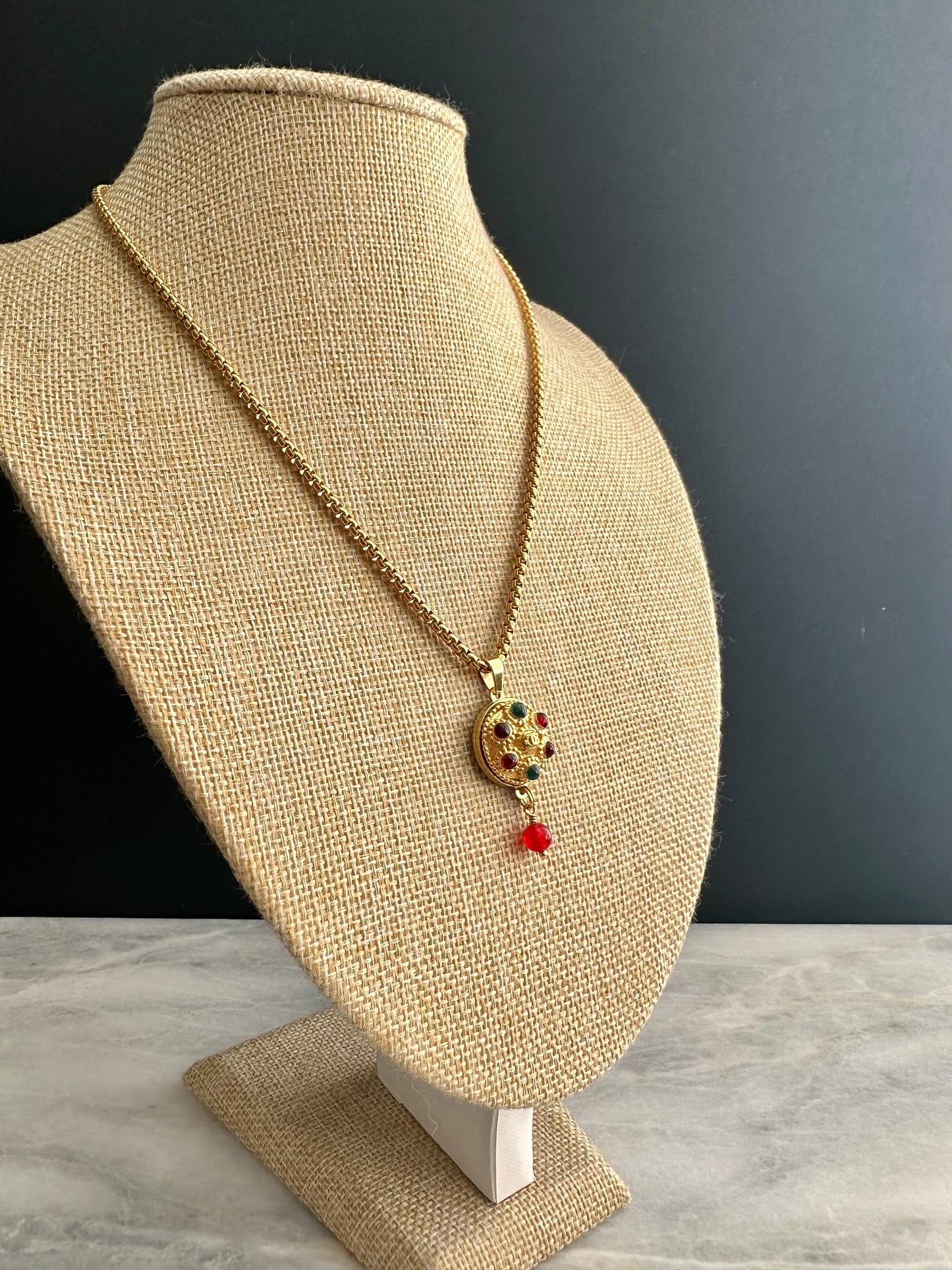 ❤️ Extremely rare Vintage Authentic reworked Gold button Necklace