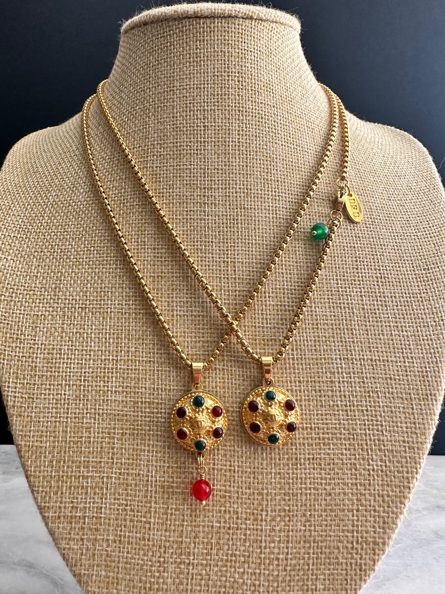 ❤️ Extremely rare Vintage Authentic reworked Gold button Necklace