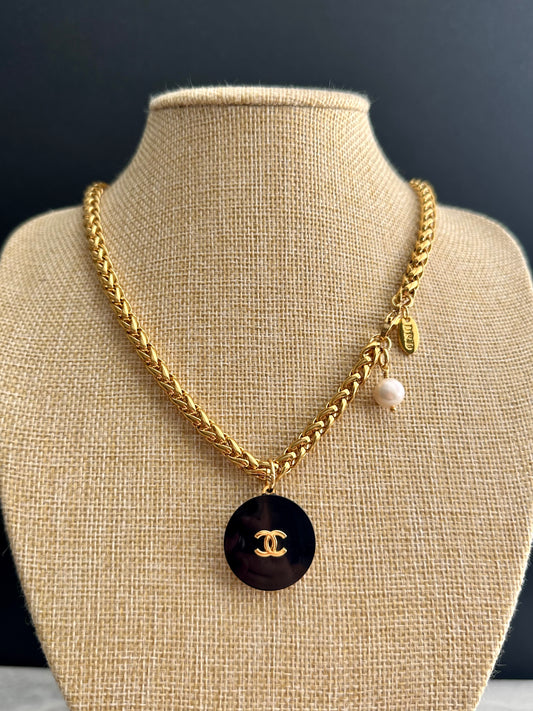 🖤 super rare reworked giant black button necklace