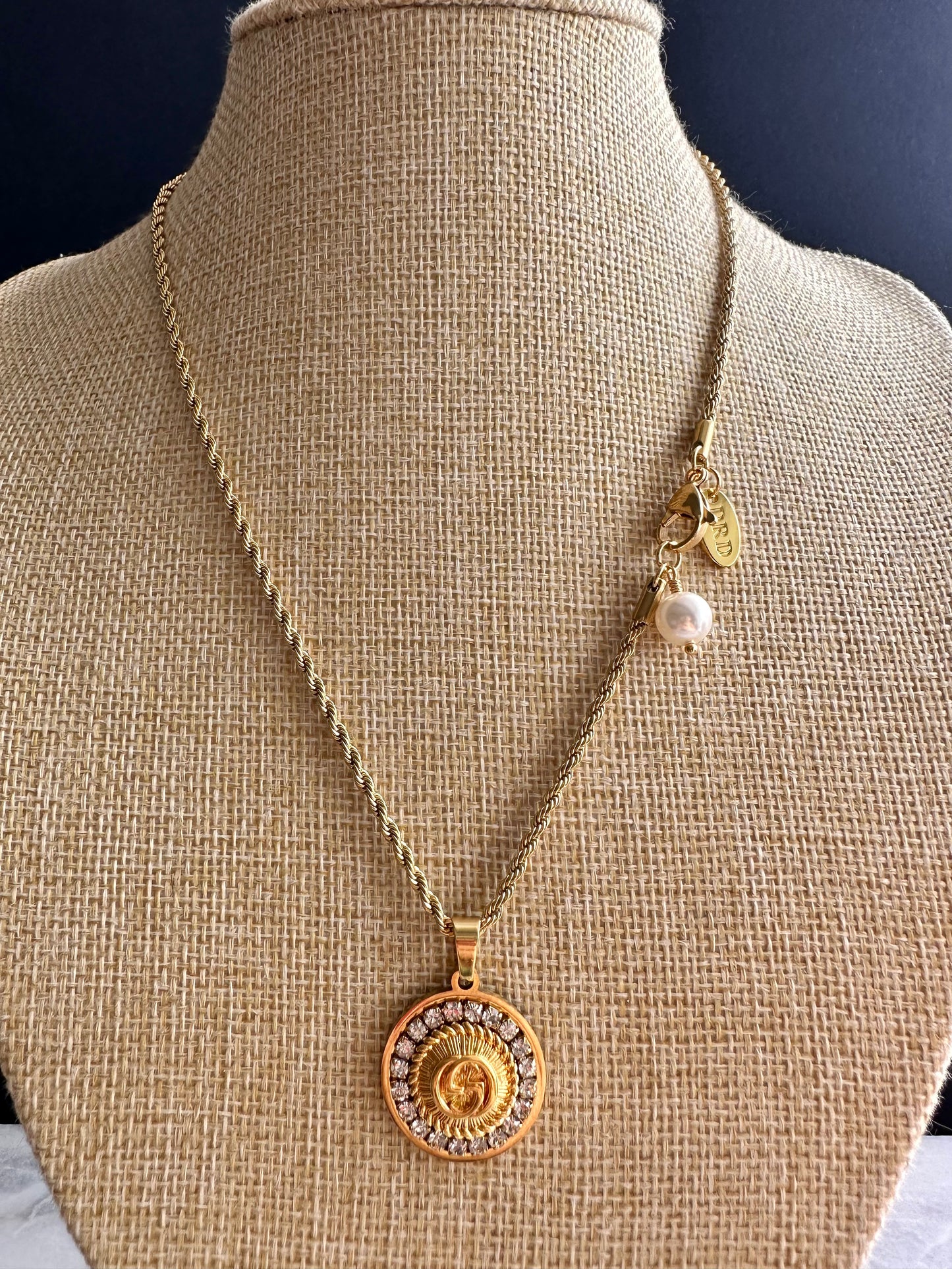 Antique Gold reworked Gucci necklace • high quality