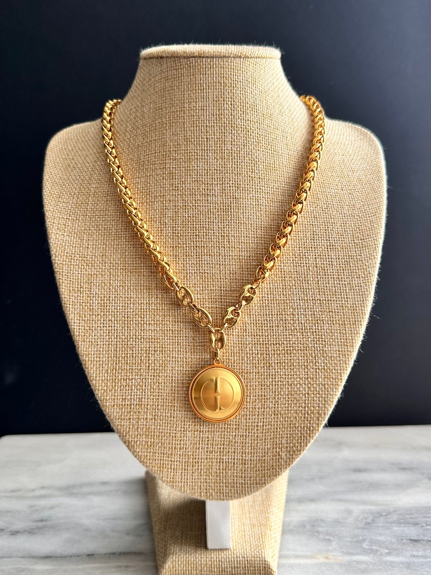 Gold Vintage Gucci button necklace • high quality (Copy)