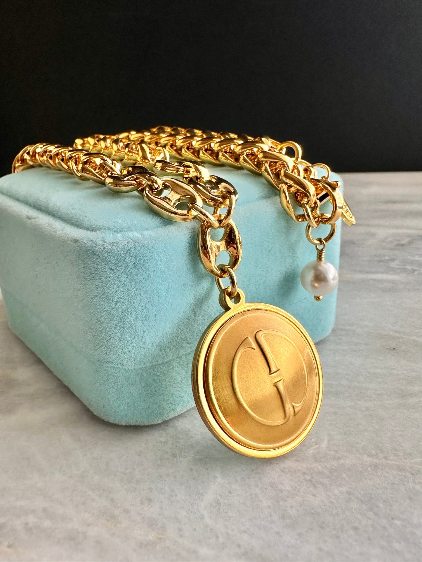 Gold Vintage Gucci button necklace • high quality (Copy)