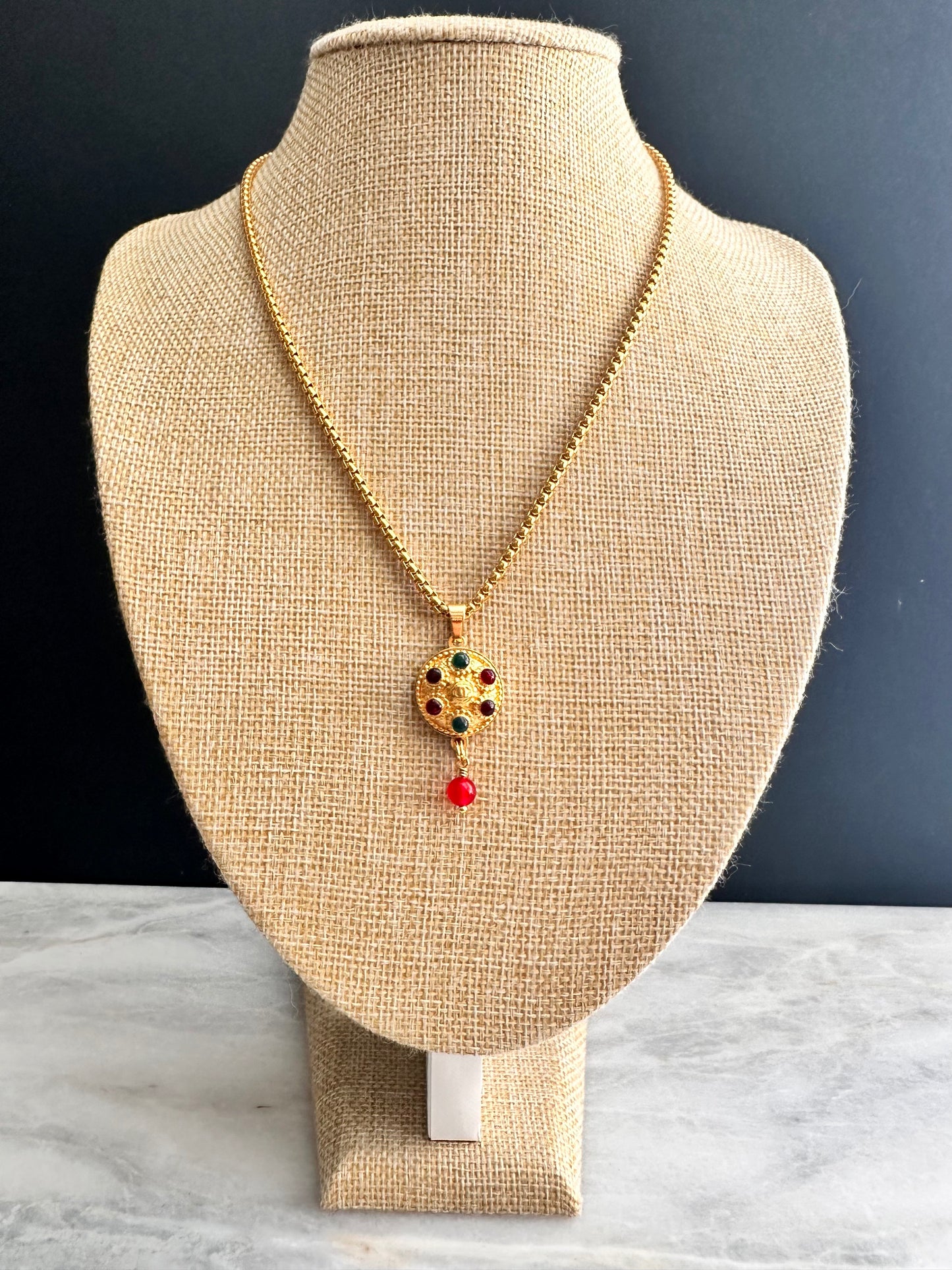 ❤️ Extremely rare Vintage Authentic reworked Gold button Necklace