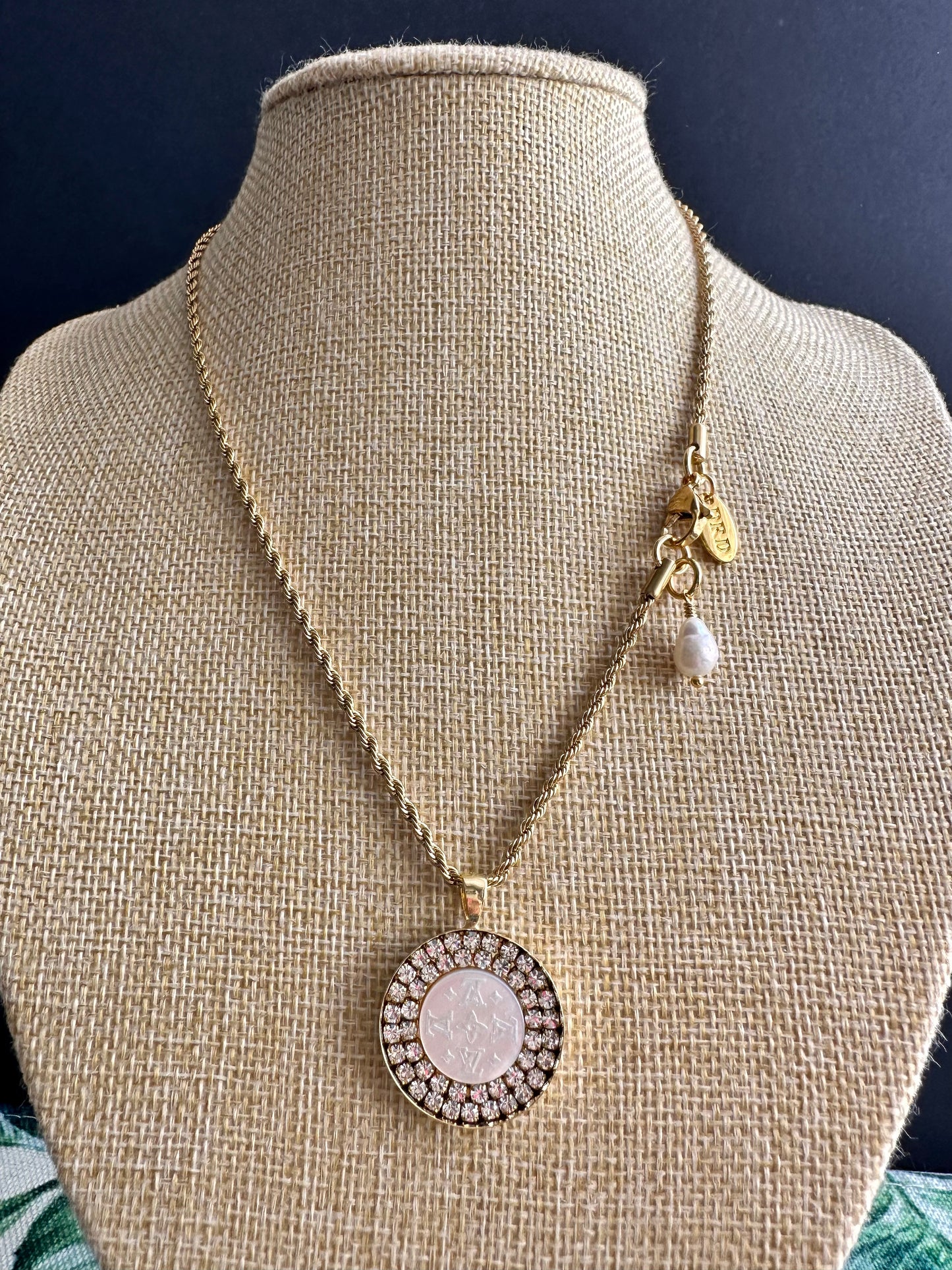 🤍 Authentic gold reworked Louis Vuitton button Necklace - VERY rare!