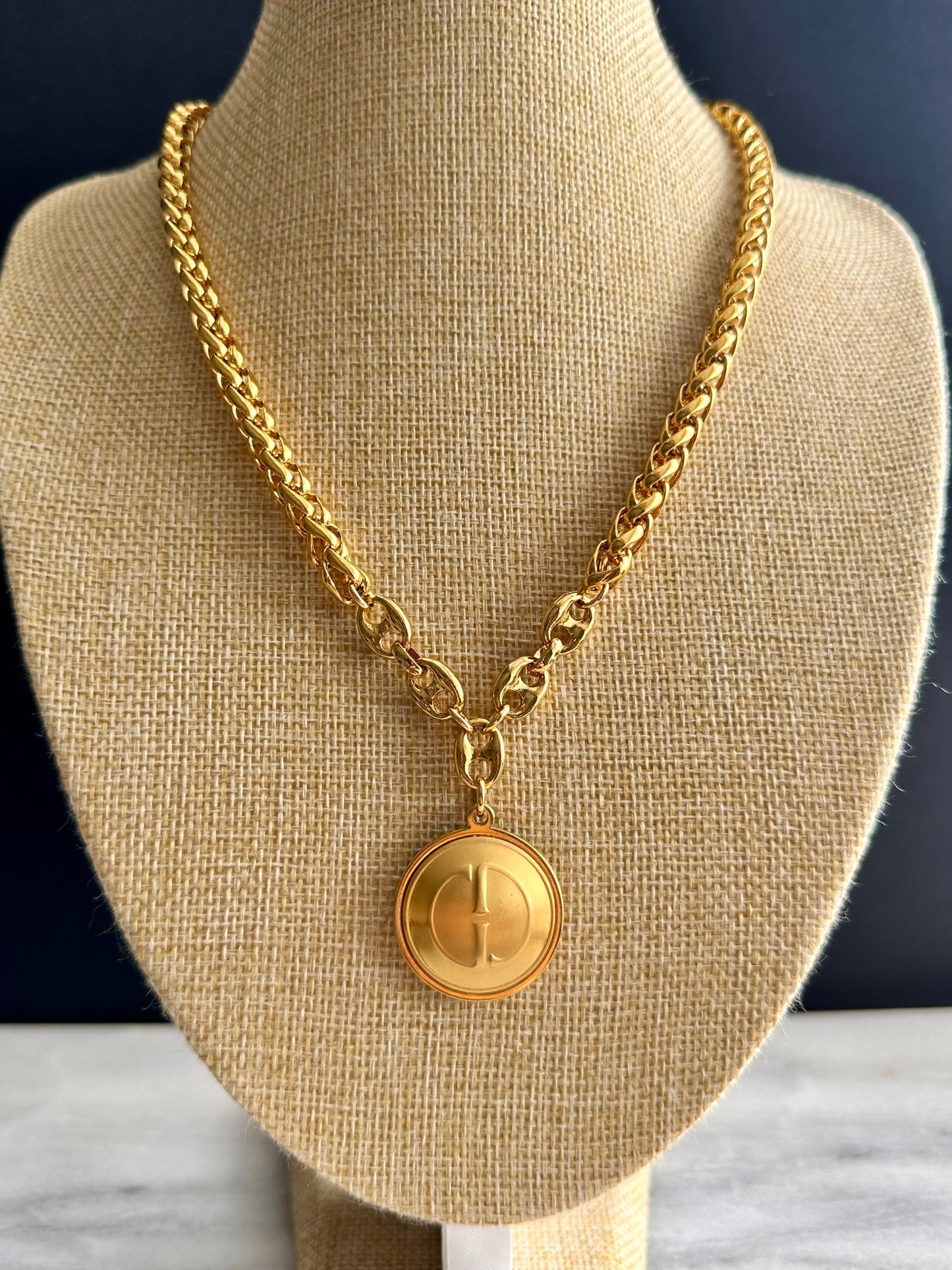 Gold Vintage Gucci button necklace • high quality (Copy)