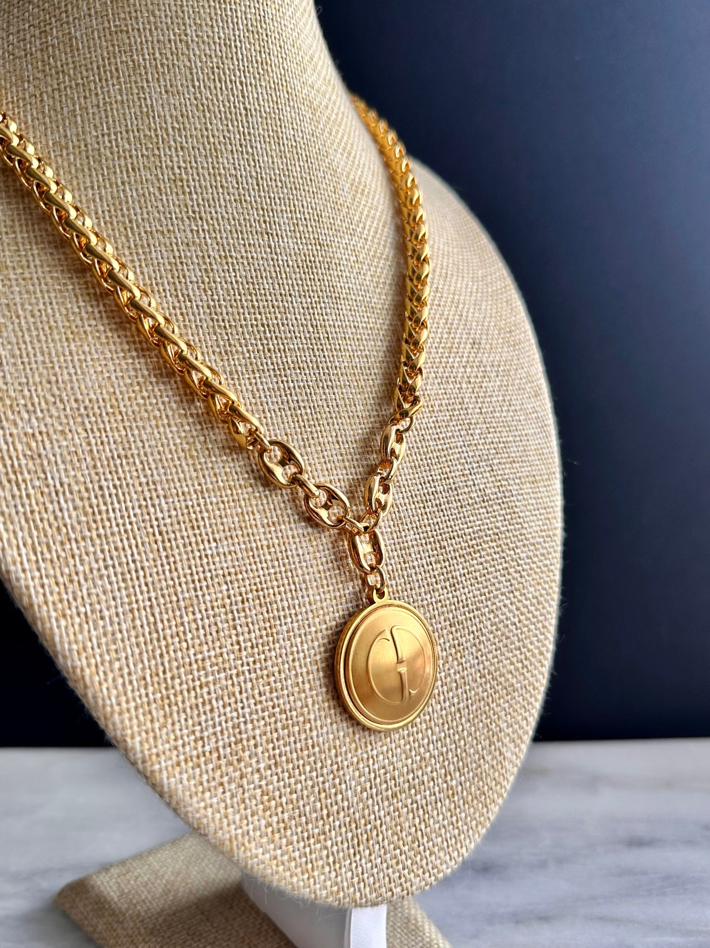 Gold Vintage Gucci button necklace • high quality (Copy)