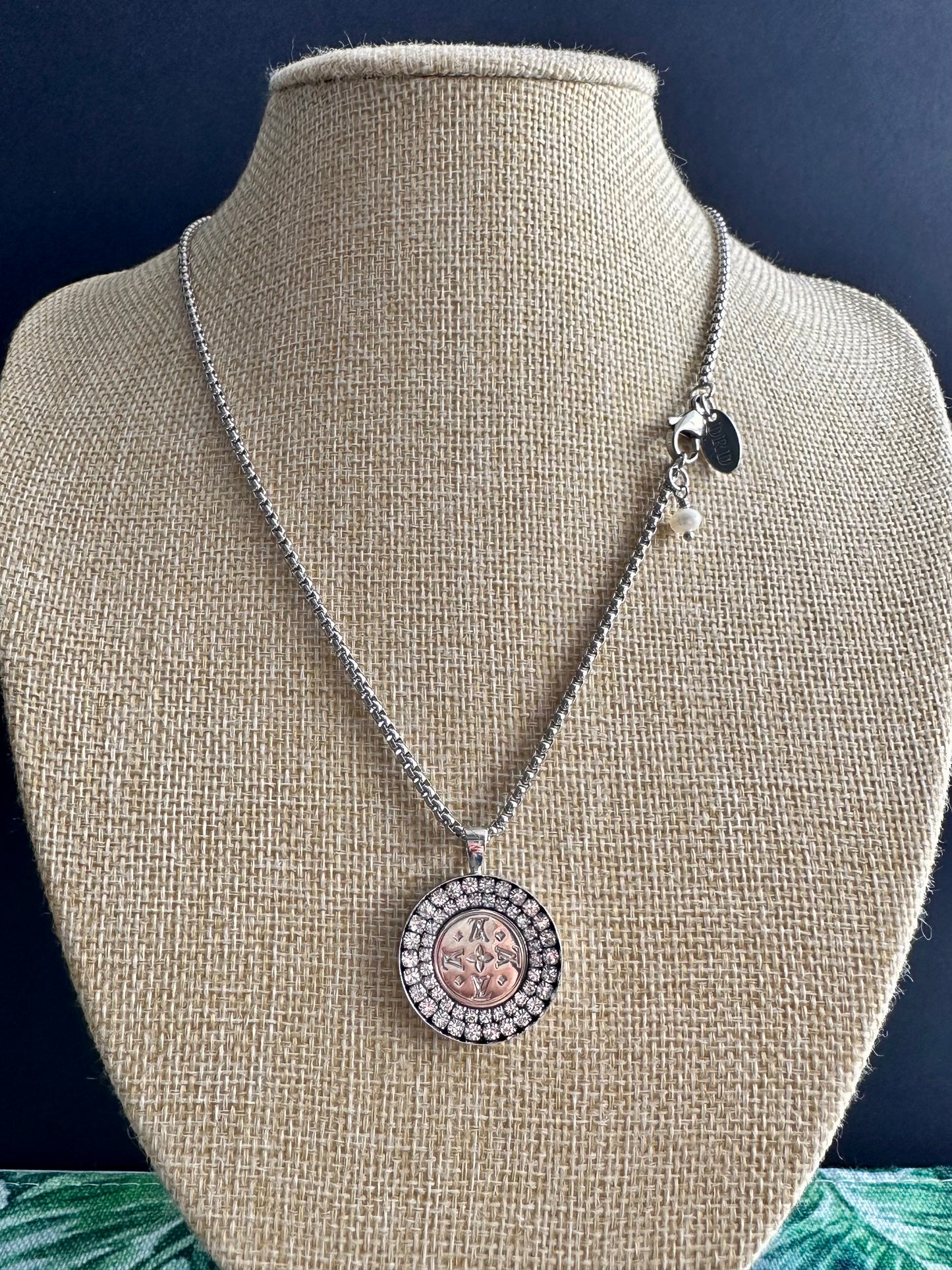 🤍 Authentic silver reworked Louis Vuitton button Necklace - VERY rare!