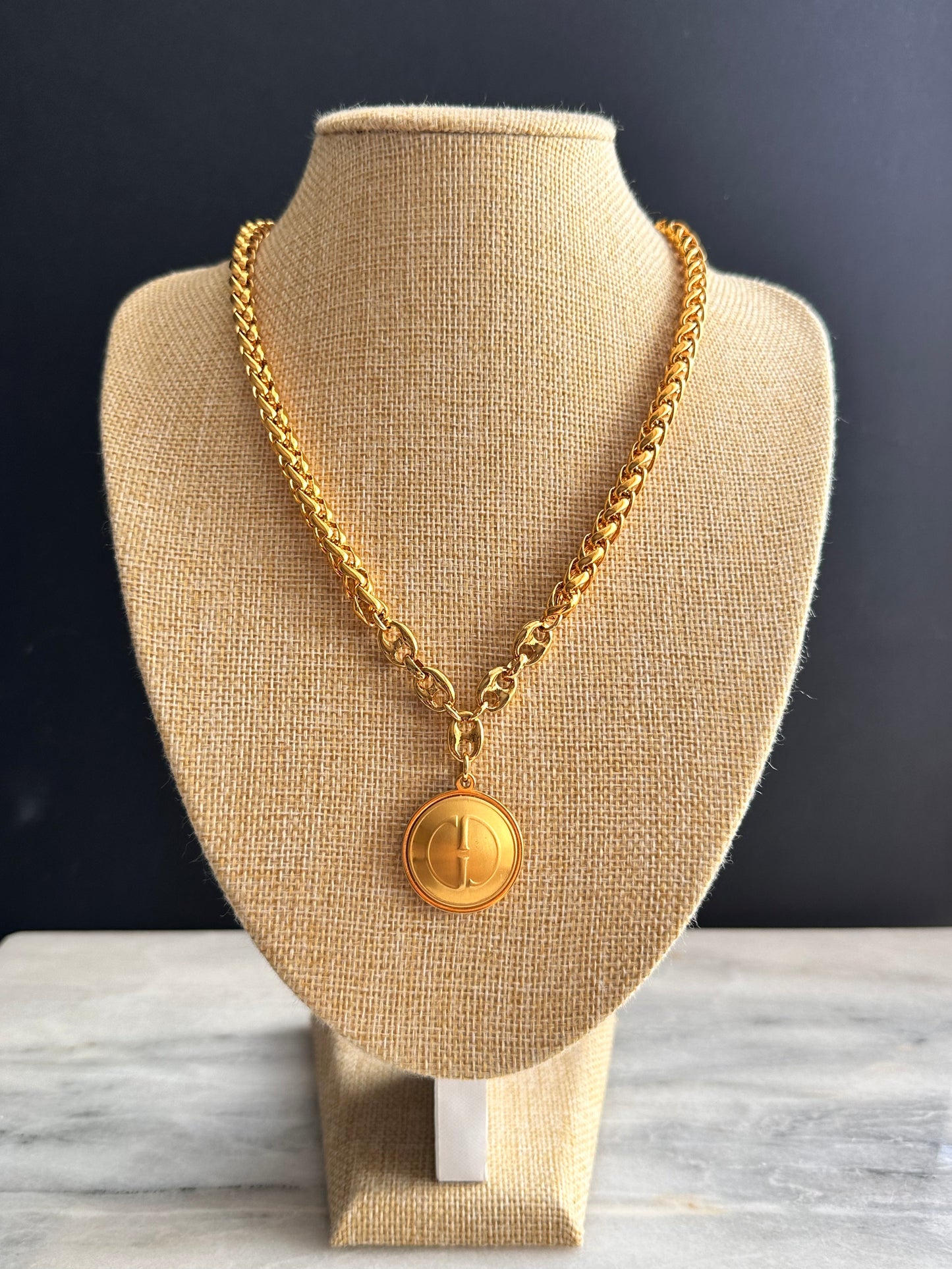 Gold Vintage Gucci button necklace • high quality (Copy)