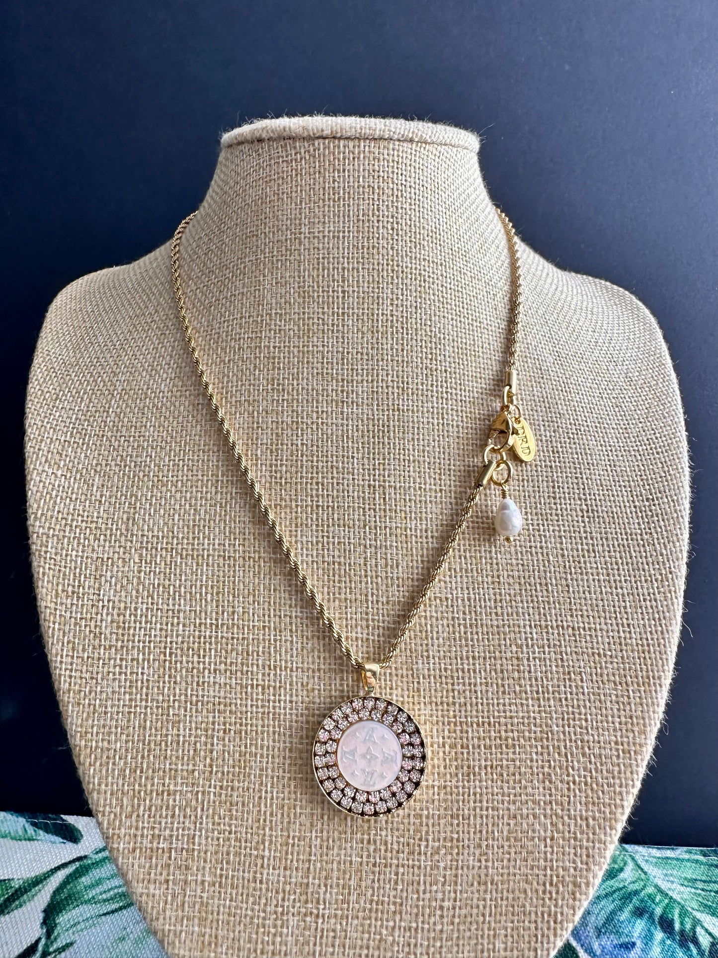 🤍 Authentic gold reworked Louis Vuitton button Necklace - VERY rare!