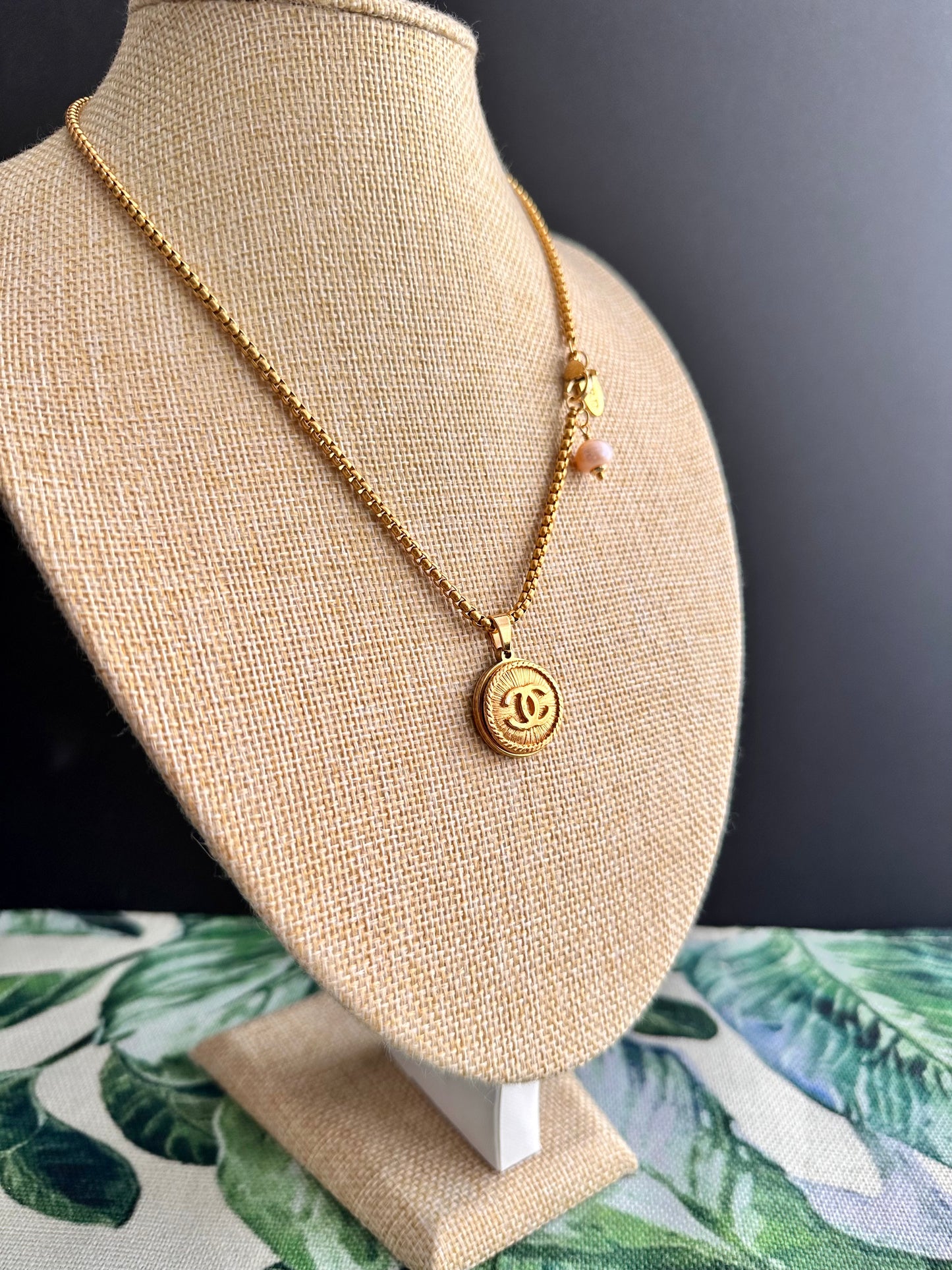 Extremely rare Vintage Authentic reworked Gold button Necklace