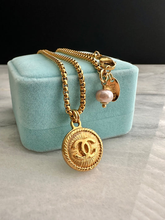 Extremely rare Vintage Authentic reworked Gold button Necklace