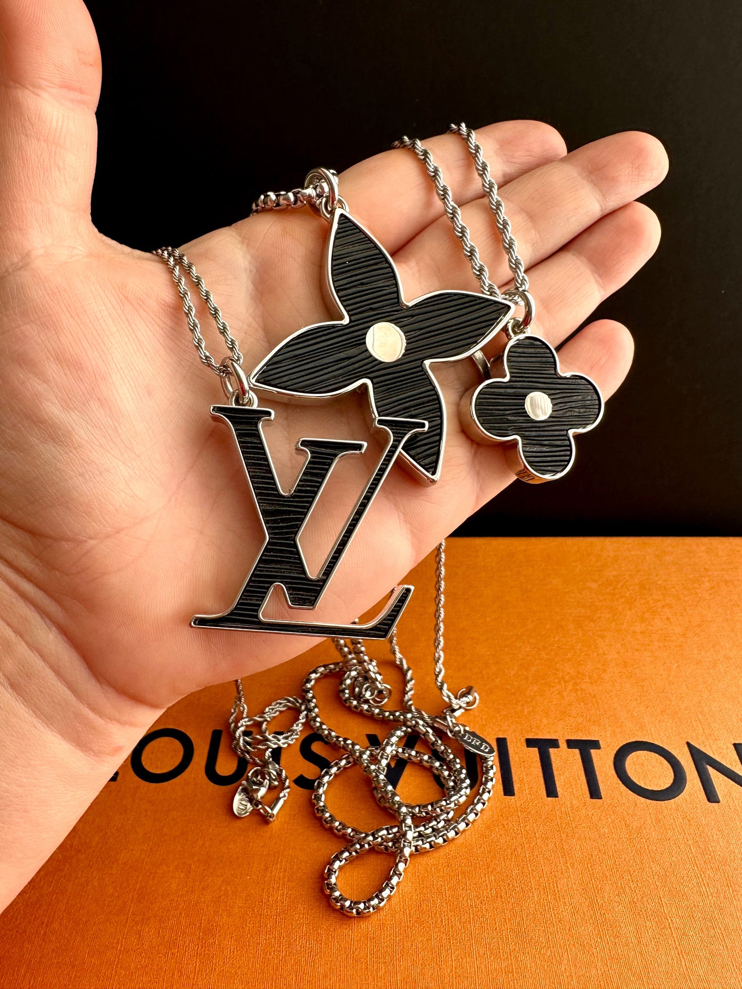 🖤 Authentic silver Fleur de Lis reworked Louis Vuitton Necklace - VERY rare!