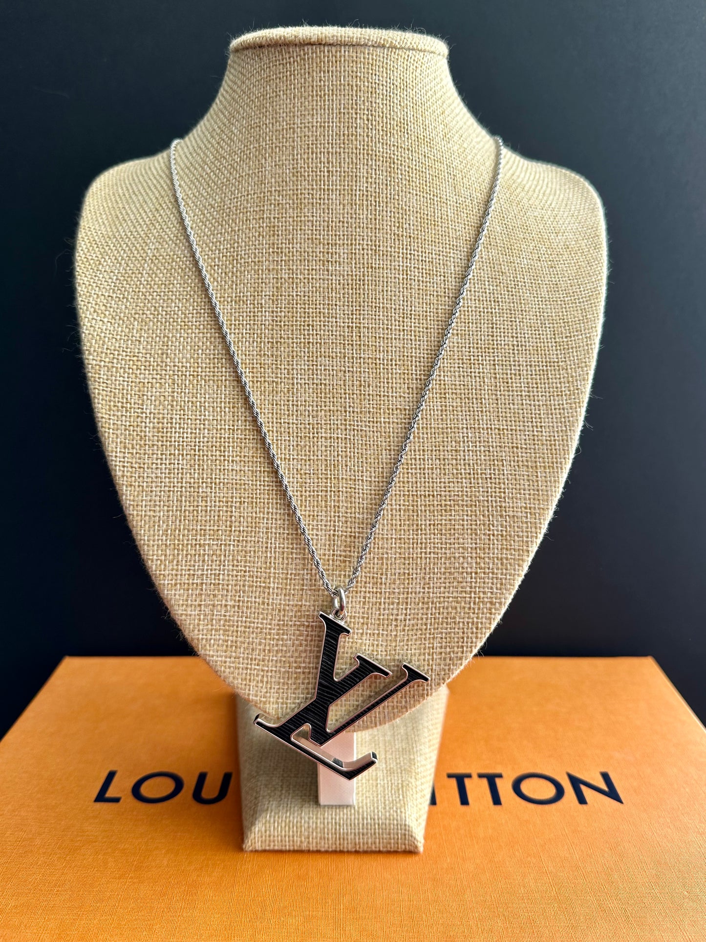 ✨ Authentic silver reworked Louis Vuitton Necklace - VERY rare!