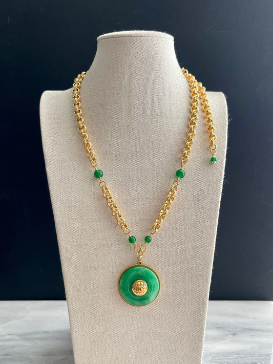 💚 Vintage reworked button and green jade stone necklace