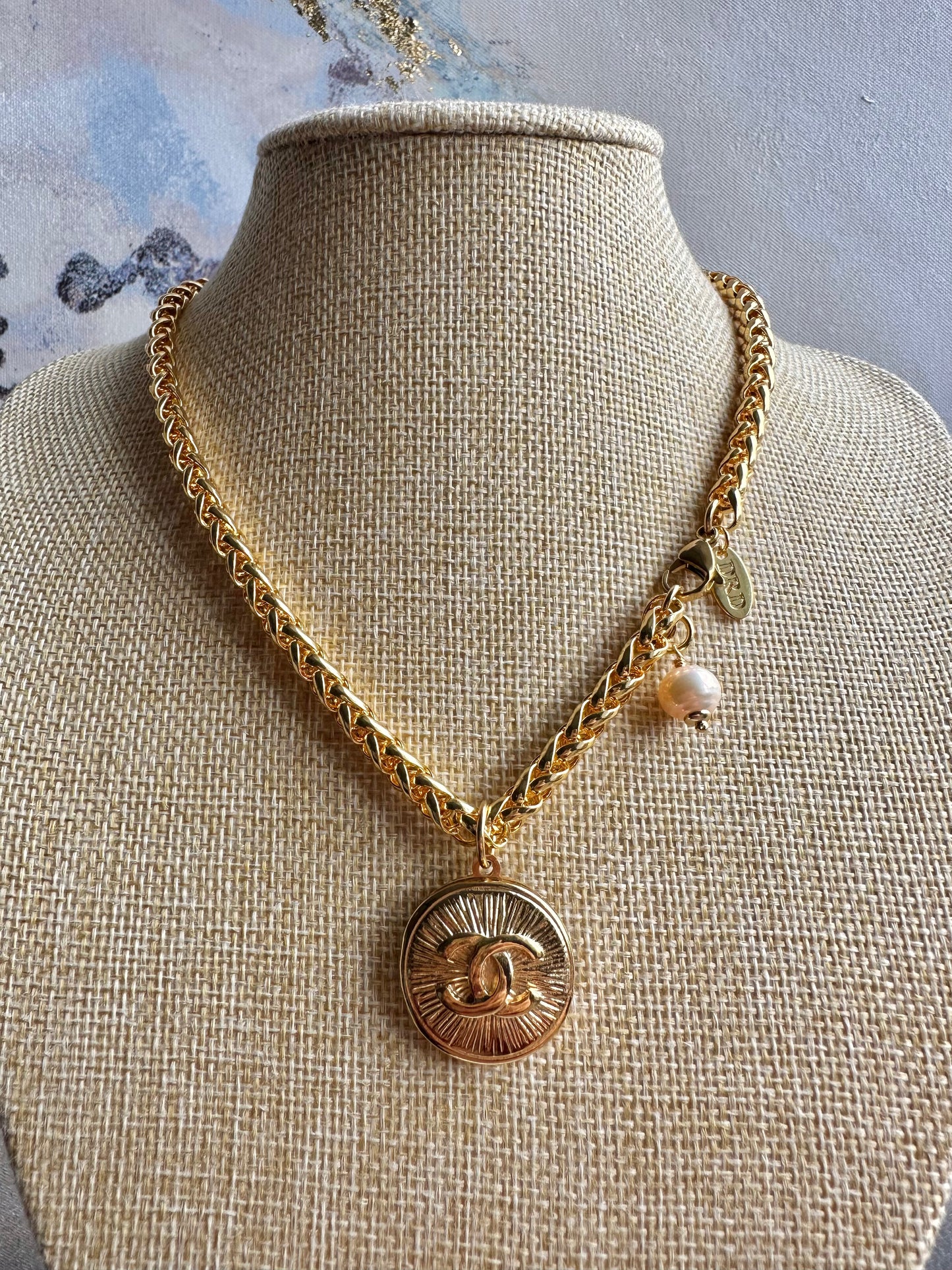 ✨ Large SUPER RARE Vintage Authentic reworked Gold button Necklace