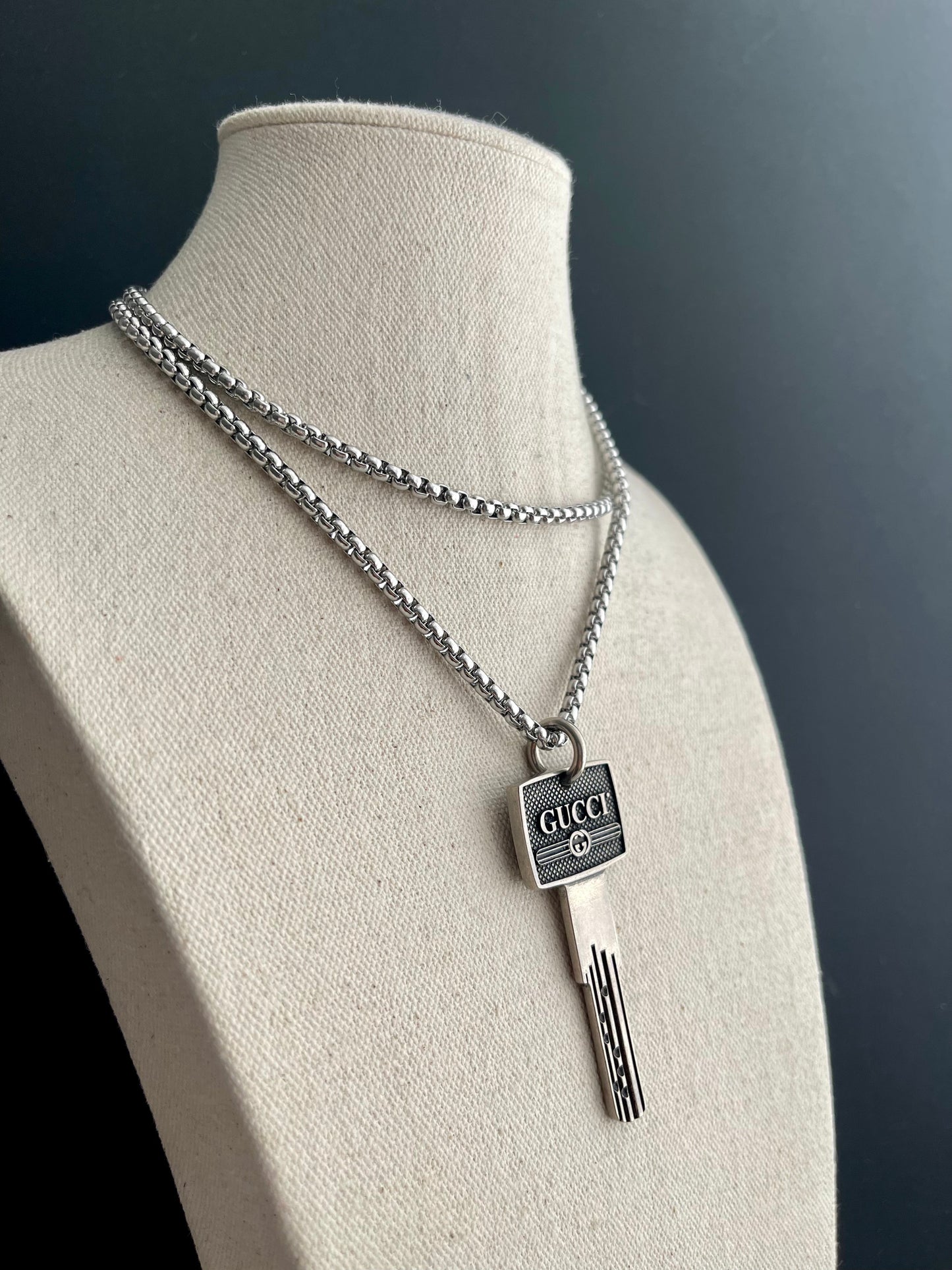 Antique Silver Vintage Gucci charm chain necklace • high quality intricate chain