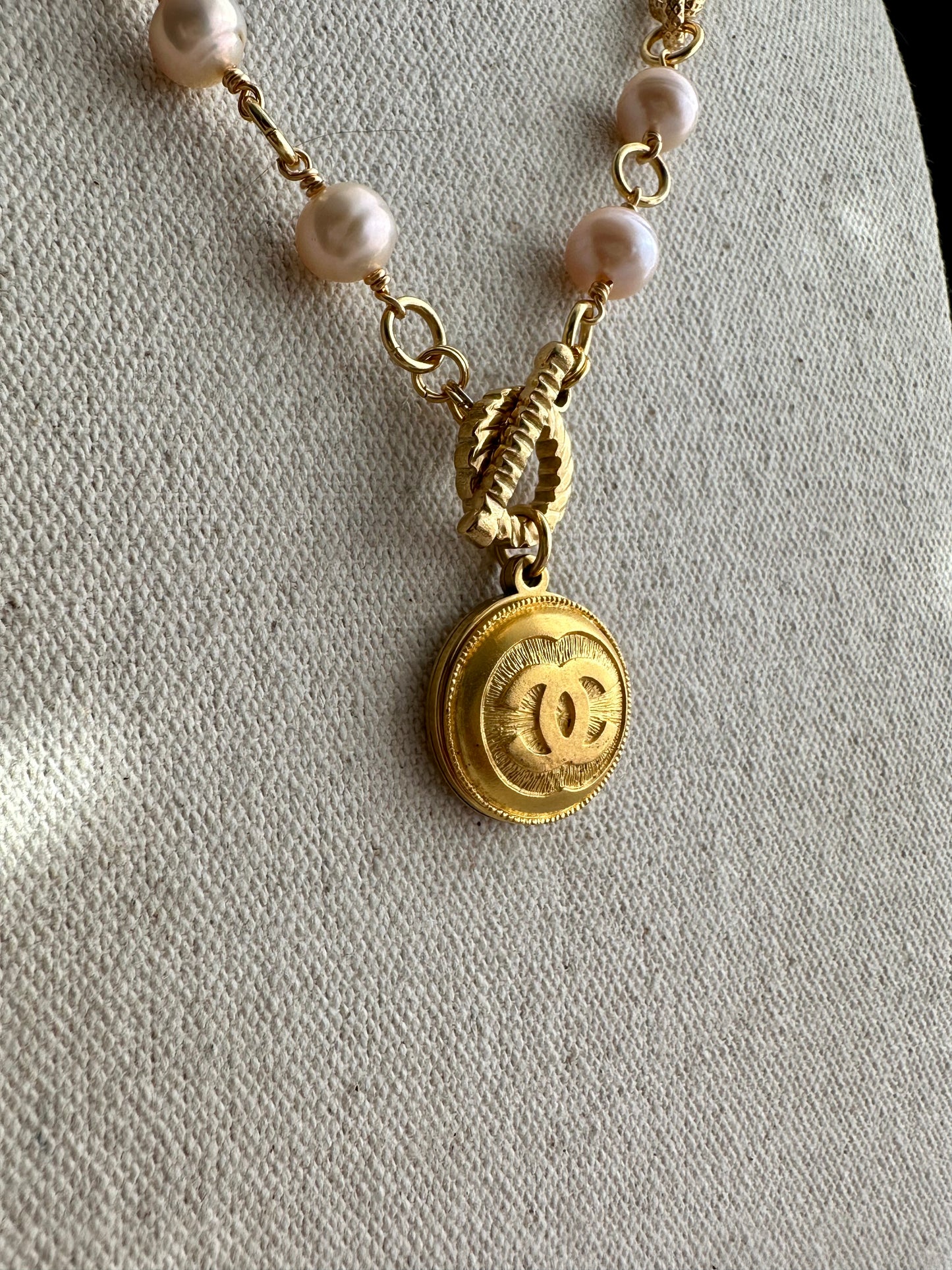 ✨SUPER RARE Large Vintage Authentic reworked Gold button Necklace