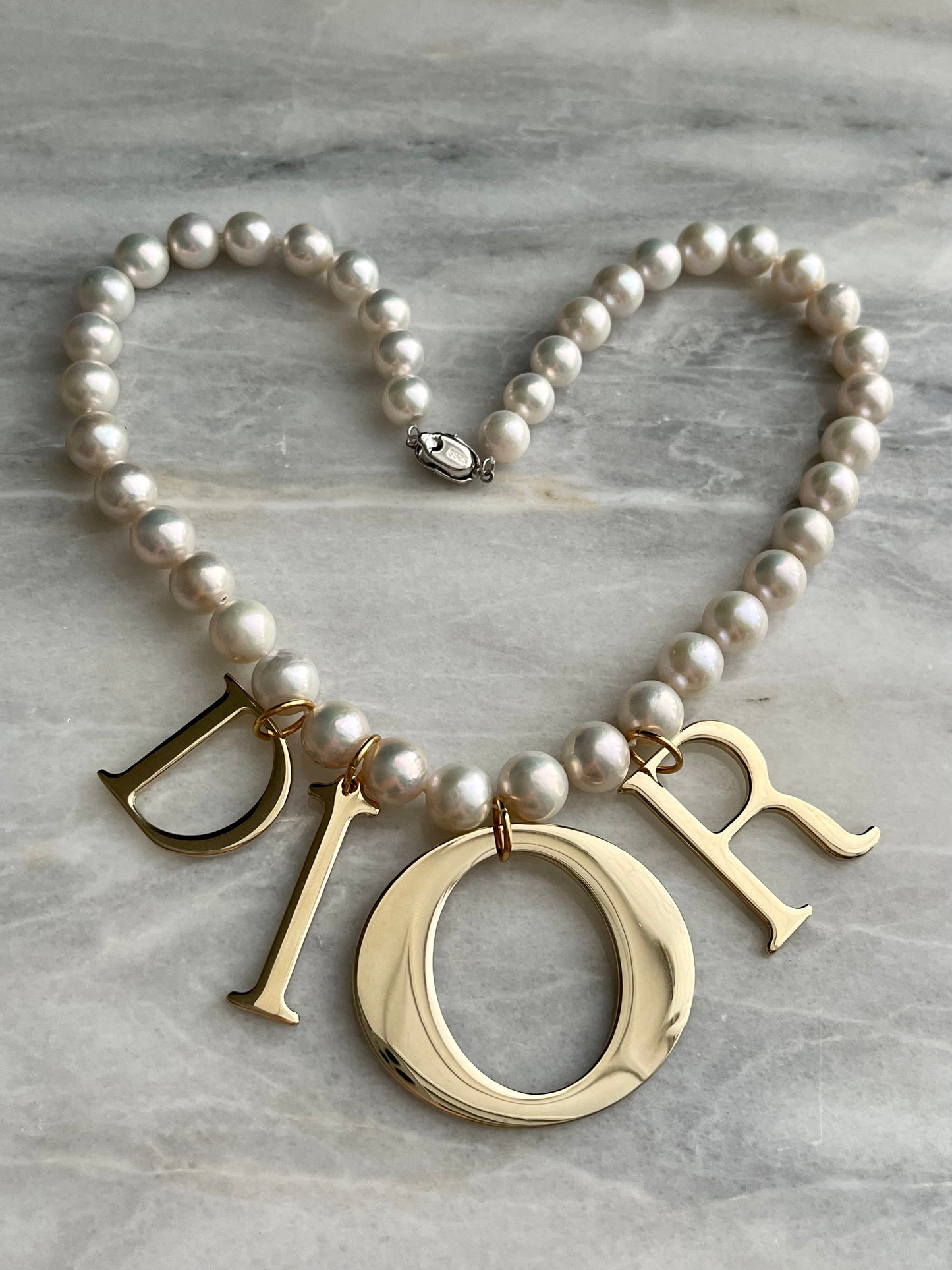 Vintage Authentic gold DIOR charm Asymmetrical pearl Necklace • Very Rare Vintage Find 👌🏻✨