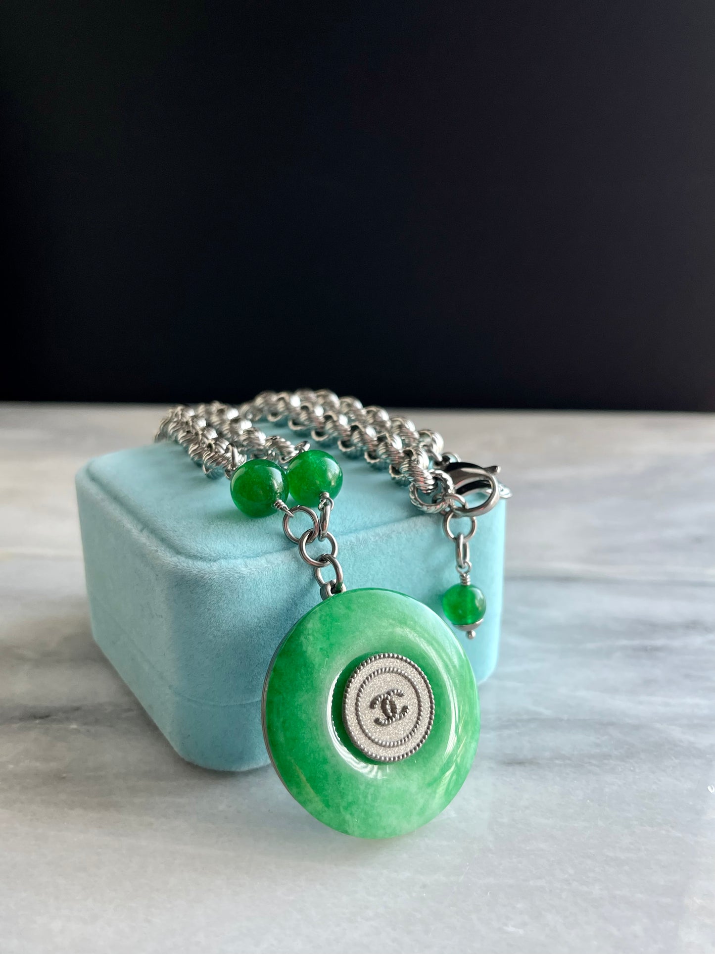 💚 reworked button and green jade stone necklace