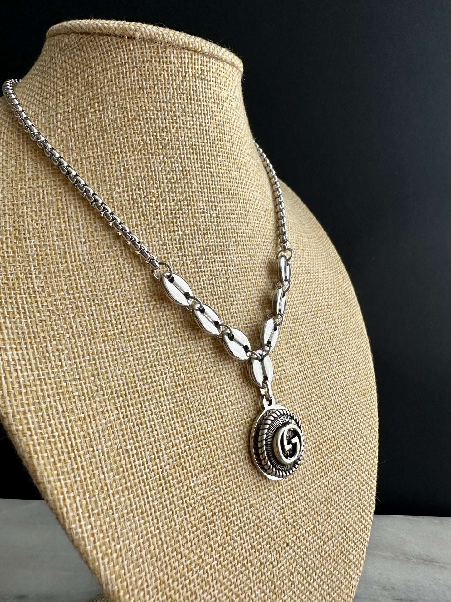 🐝 Antique Silver Gucci charm chain necklace • high quality wheat chain