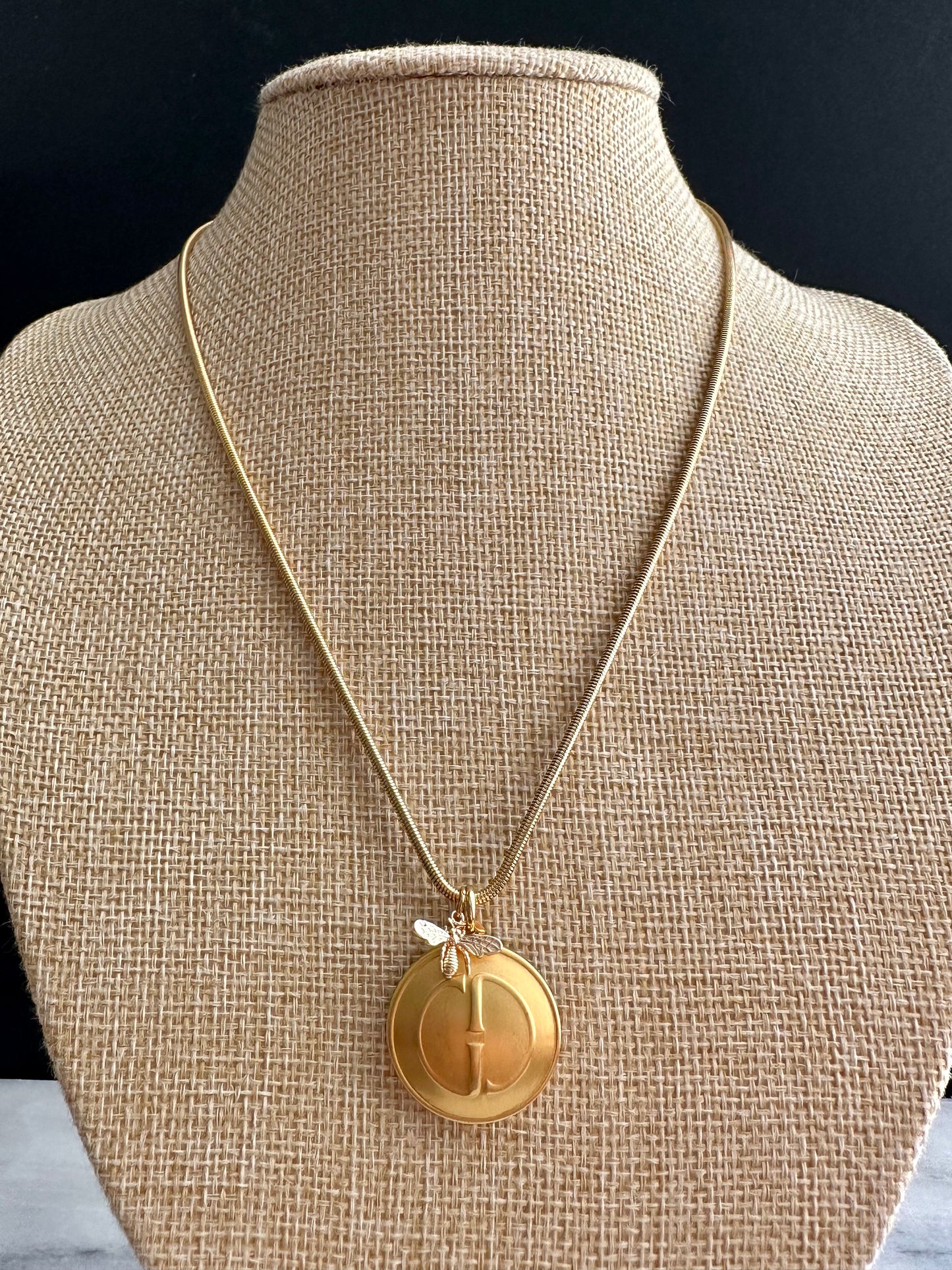 🐝Gold Vintage Gucci necklace • high quality