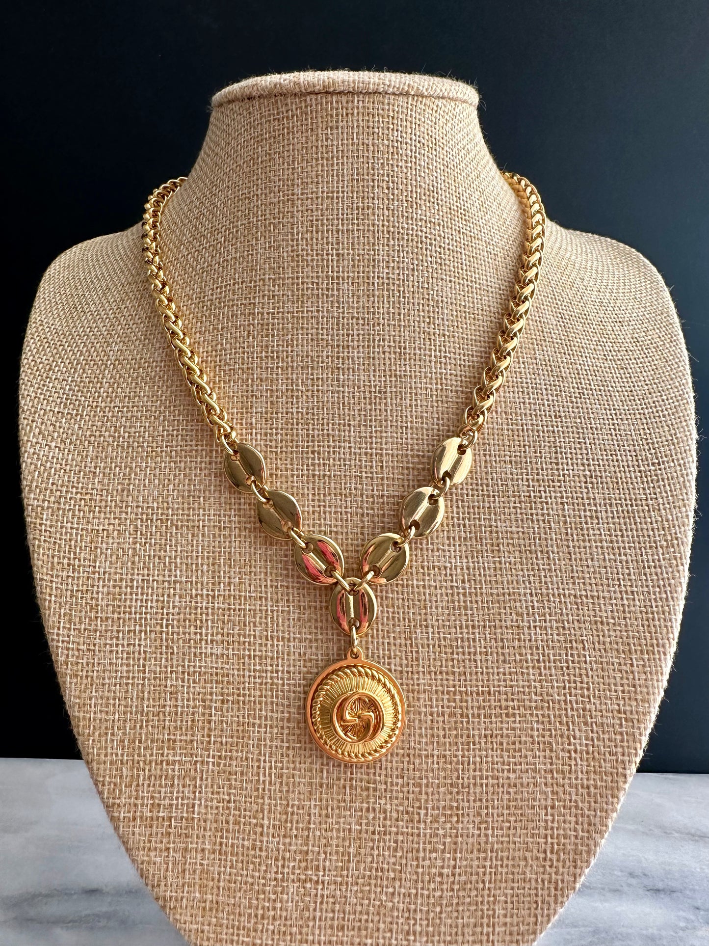 Gold reworked Gucci Y necklace • high quality