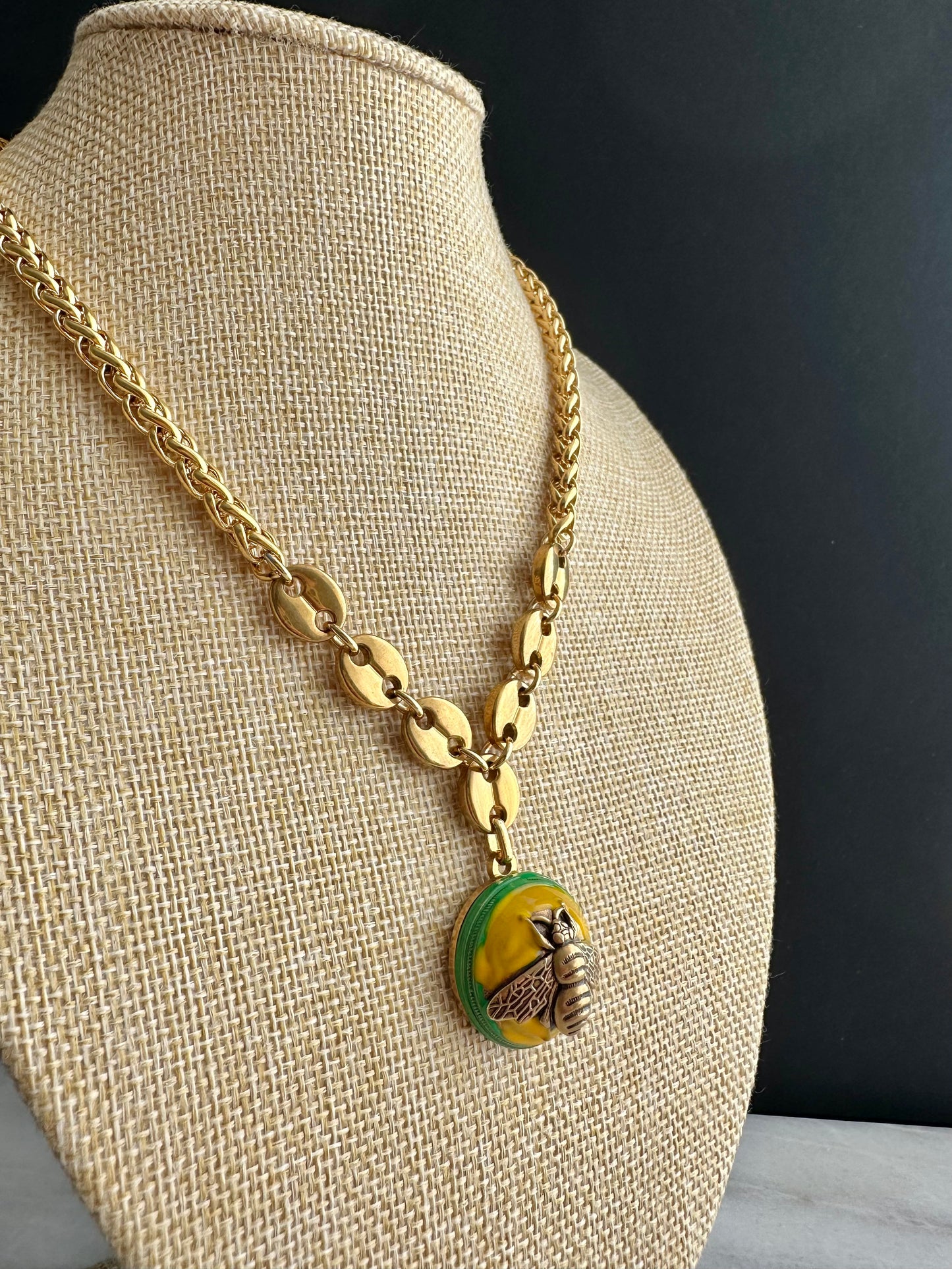 🐝 Antique Gold Gucci charm chain necklace • high quality wheat chain