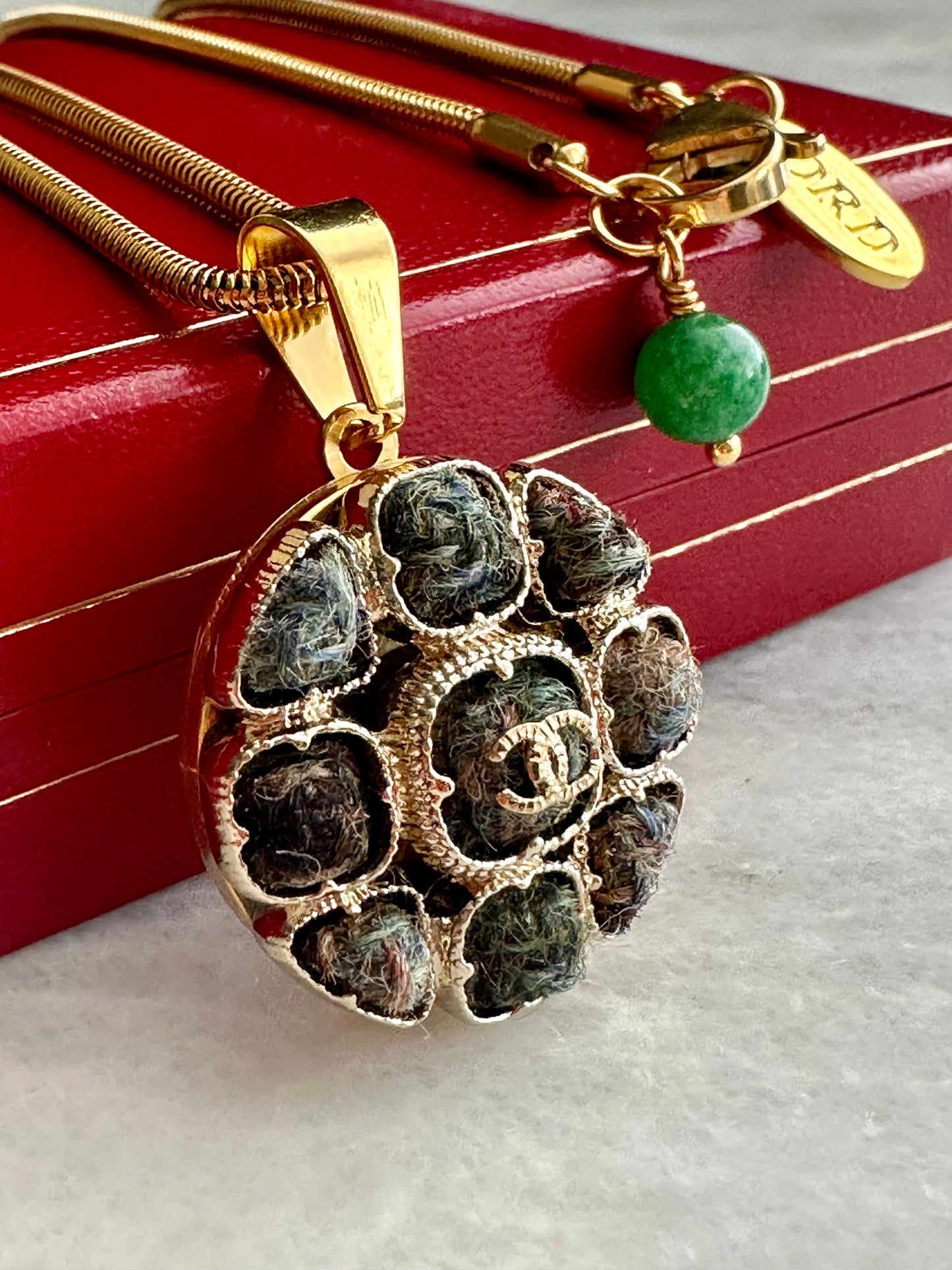 ✨ Large SUPER RARE Authentic reworked Gold button Necklace