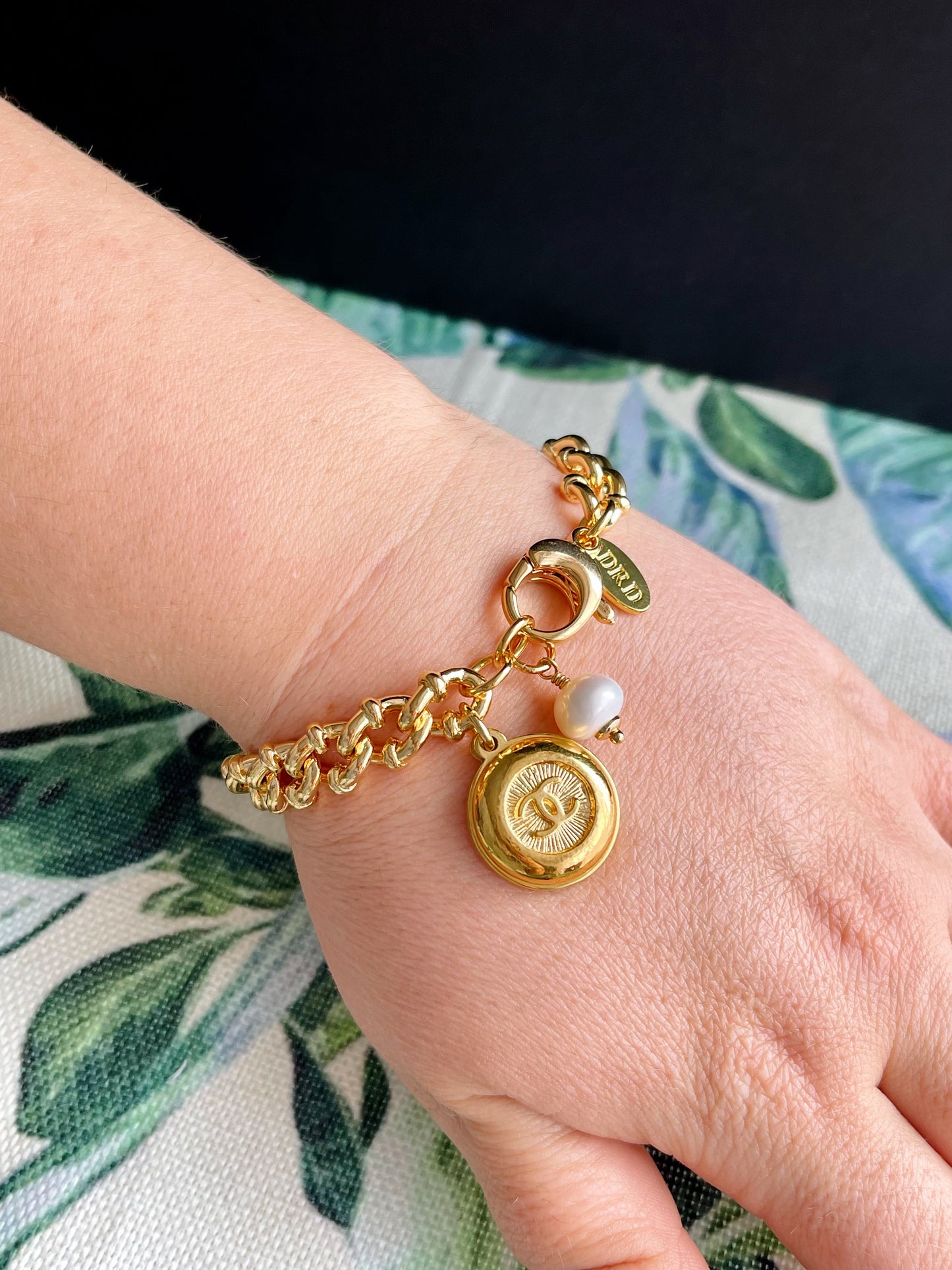 ONE OF A KIND gold reworked button bracelet button bracelet • gorgeous unique chain