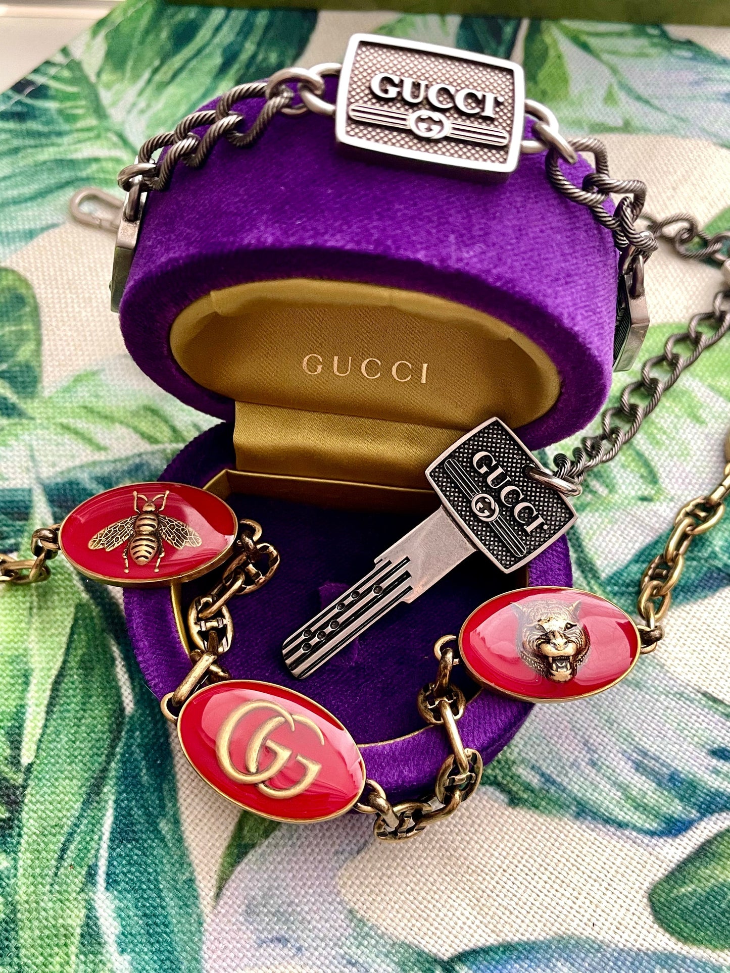 Antique Gold Vintage Gucci charm necklace • high quality