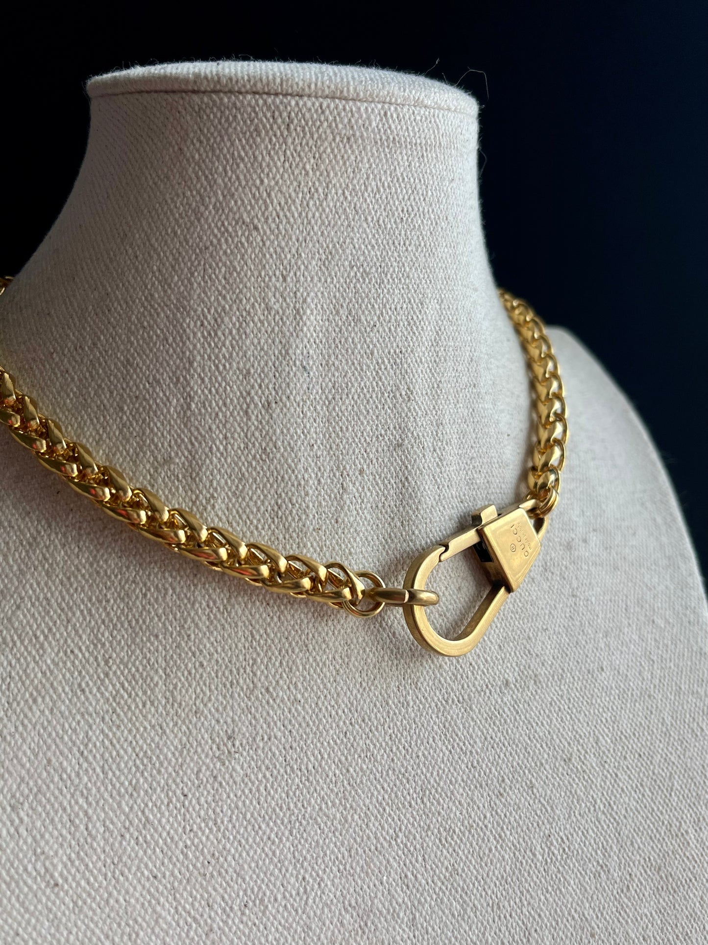 Antique Gold Vintage Gucci Keychain charm chain choker • high quality wheat chain