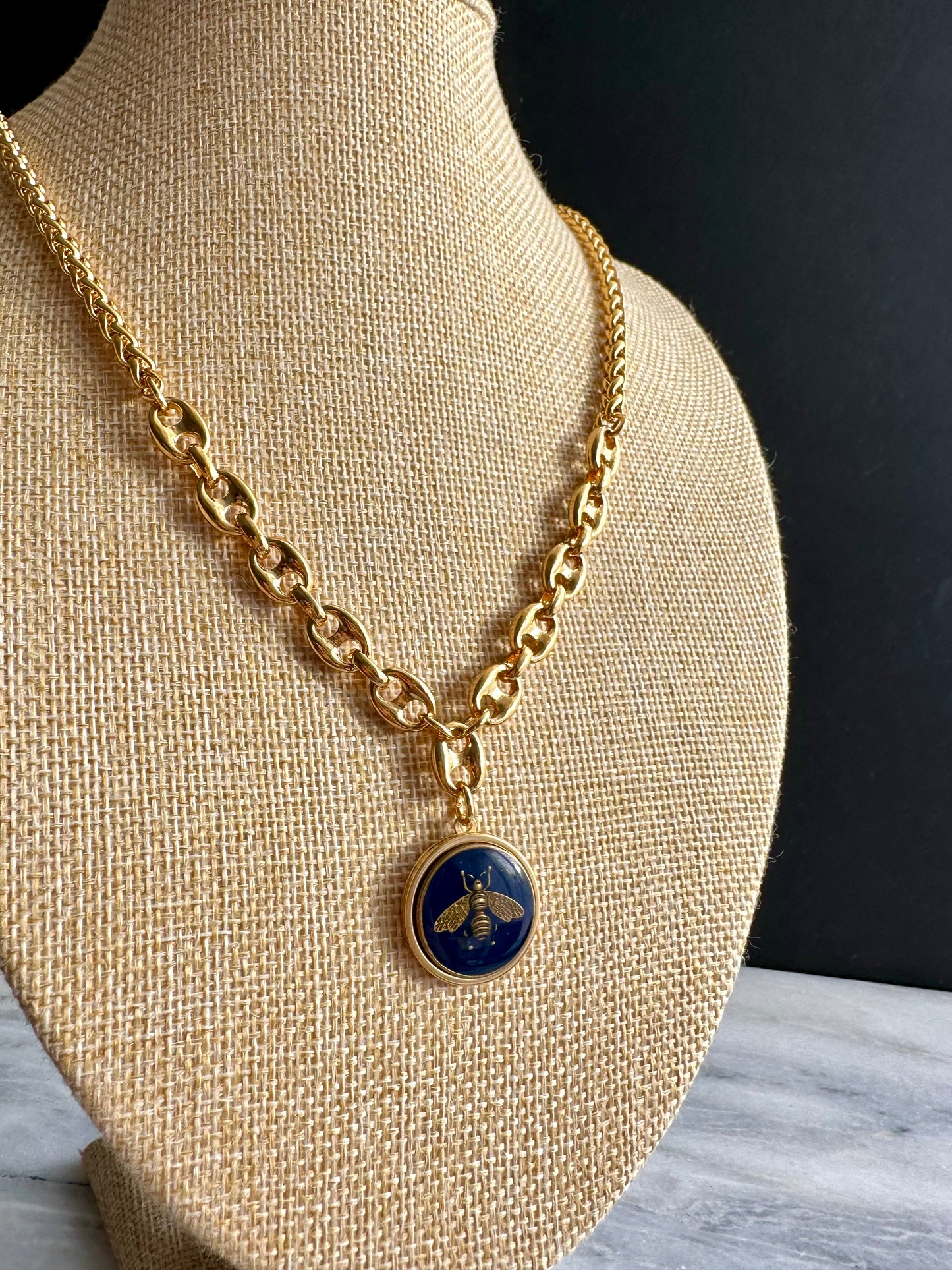 Antique Gold Vintage Gucci charm chain necklace • high quality chain