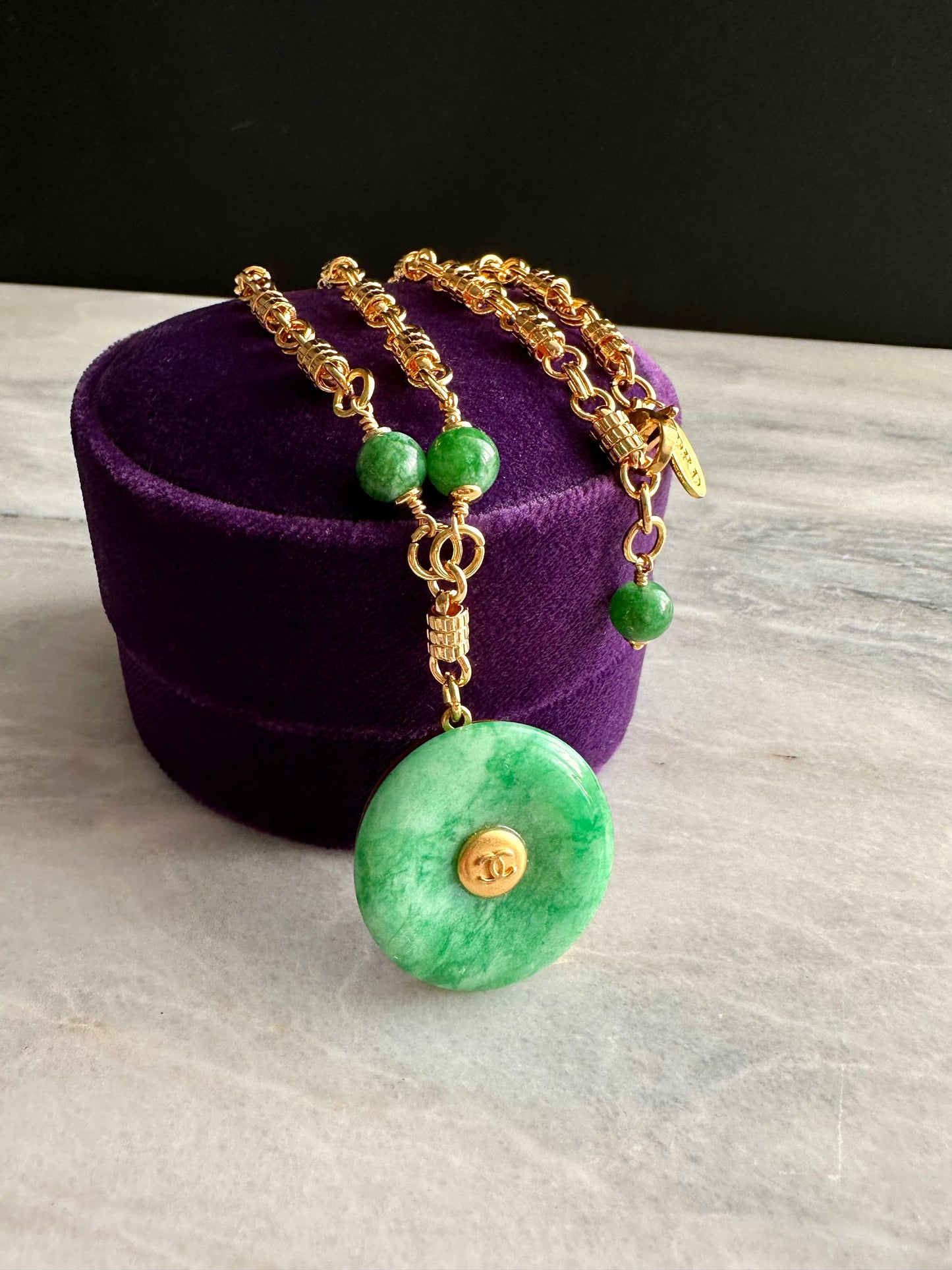 💚 Vintage Authentic reworked Gold button Necklace