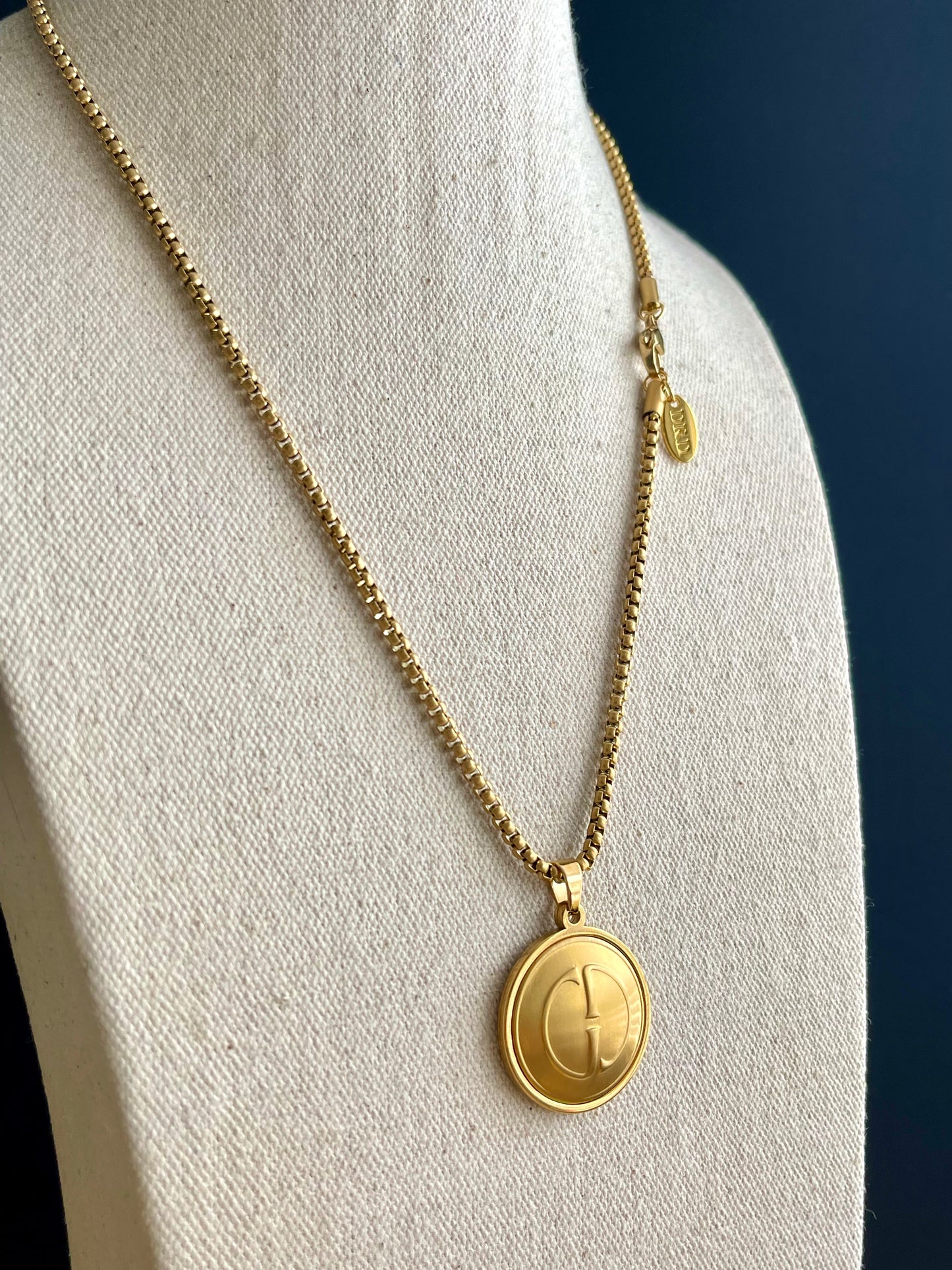 Gold Vintage Gucci necklace • high quality