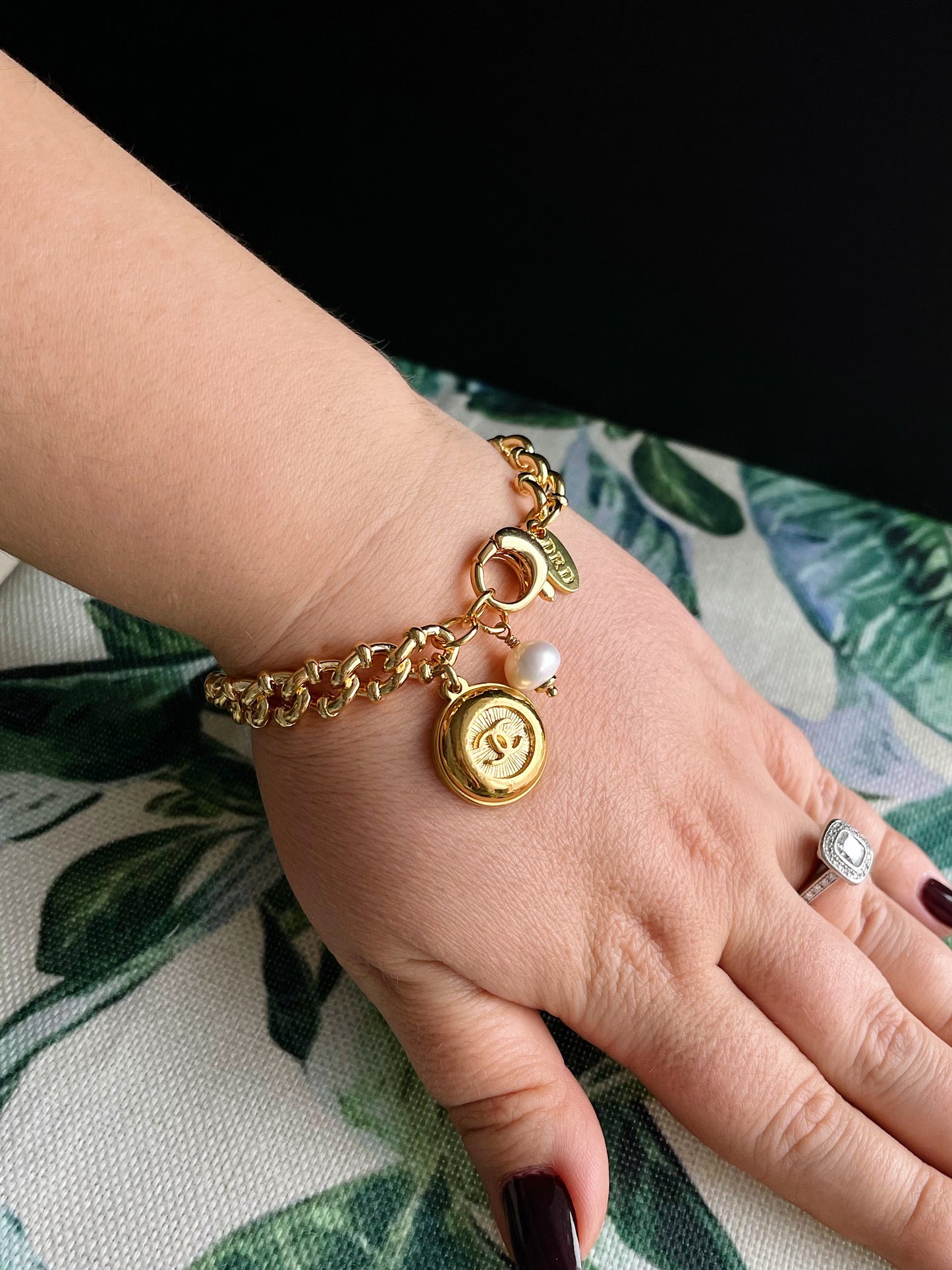 ONE OF A KIND gold reworked button bracelet button bracelet • gorgeous unique chain