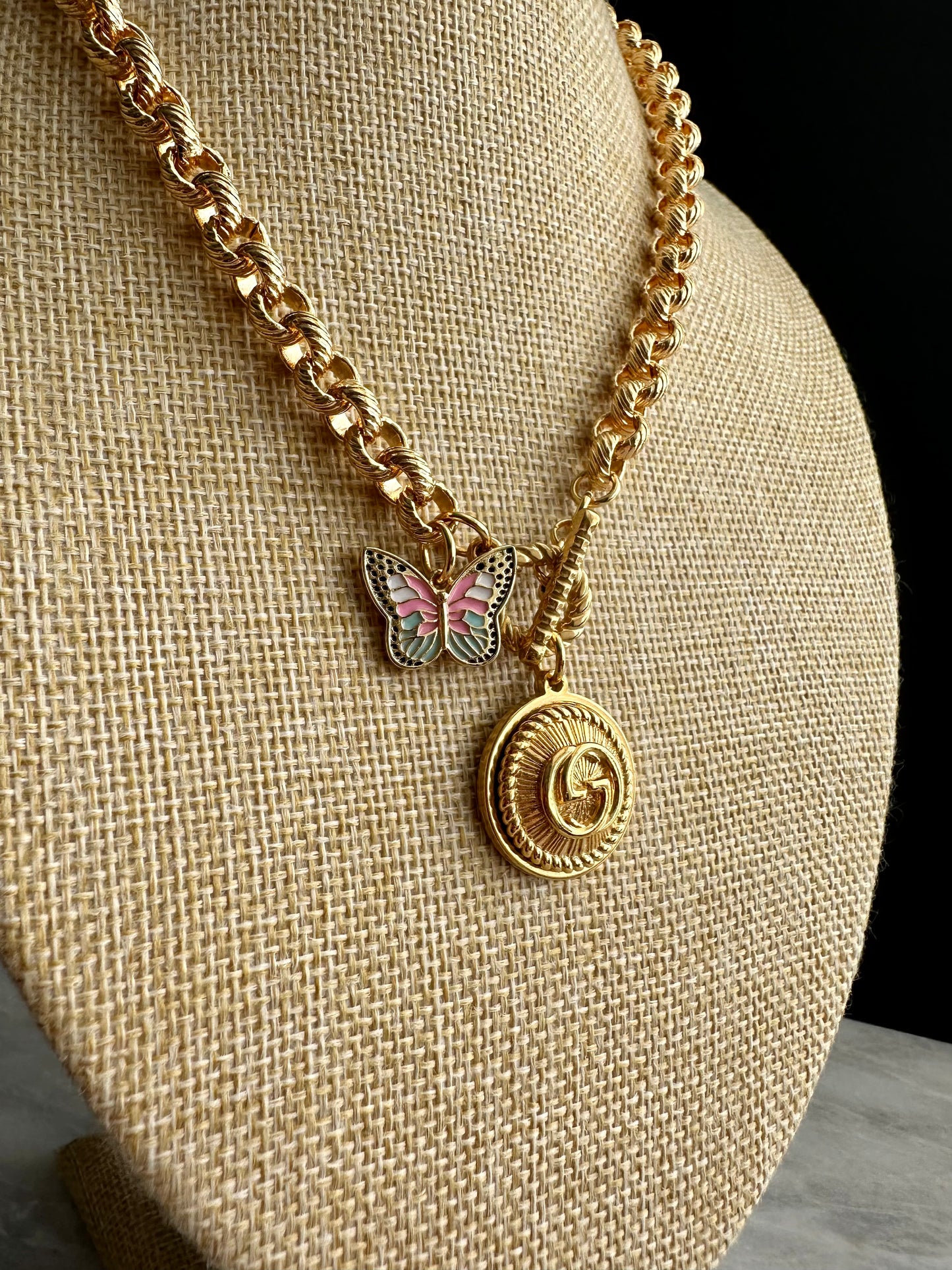 🦋 Gold Gucci button charm chain • high quality wheat chain