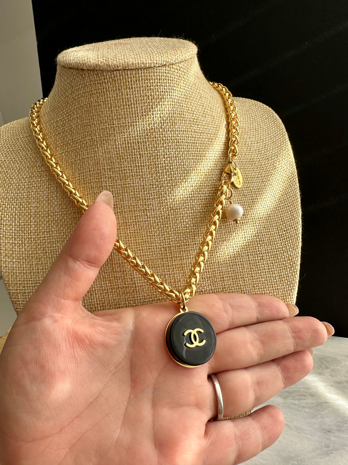 🖤 super rare reworked giant black button necklace