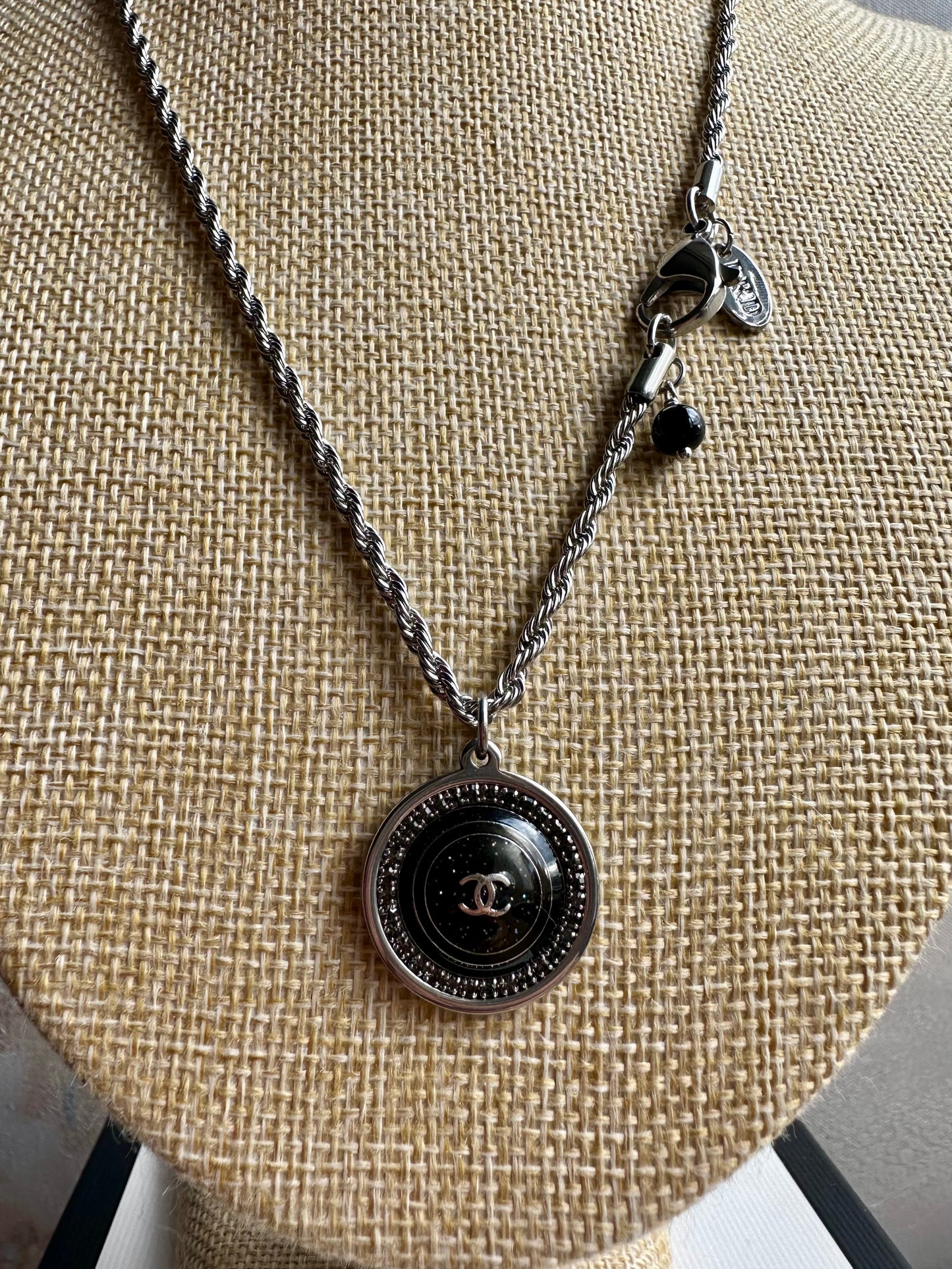 🖤 Authentic Reworked silver Button Necklace