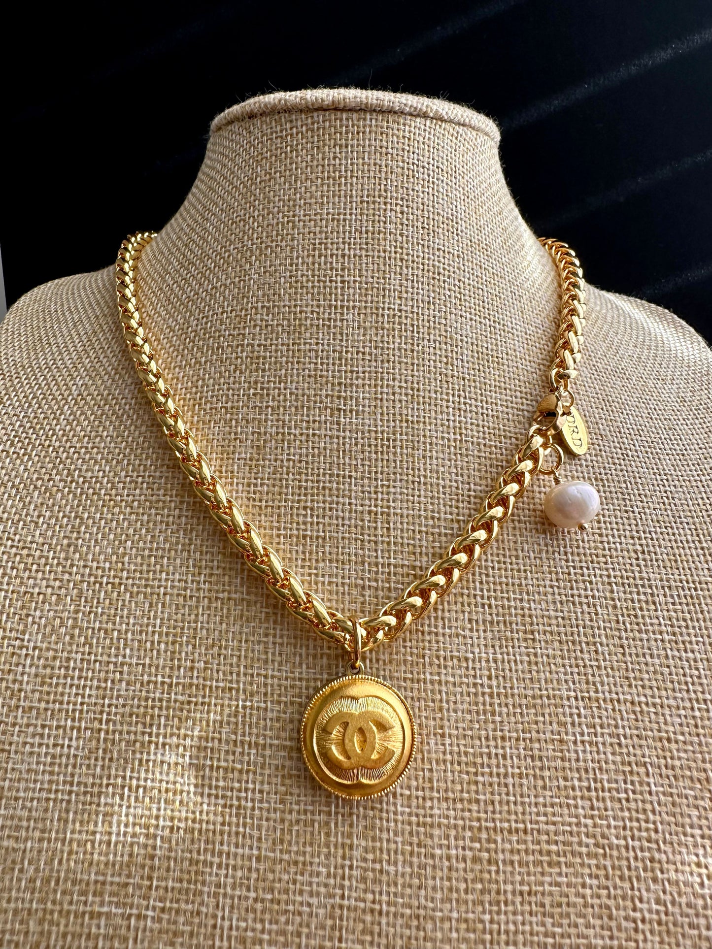 ✨ SUPER RARE Large Vintage Authentic reworked Gold button Necklace