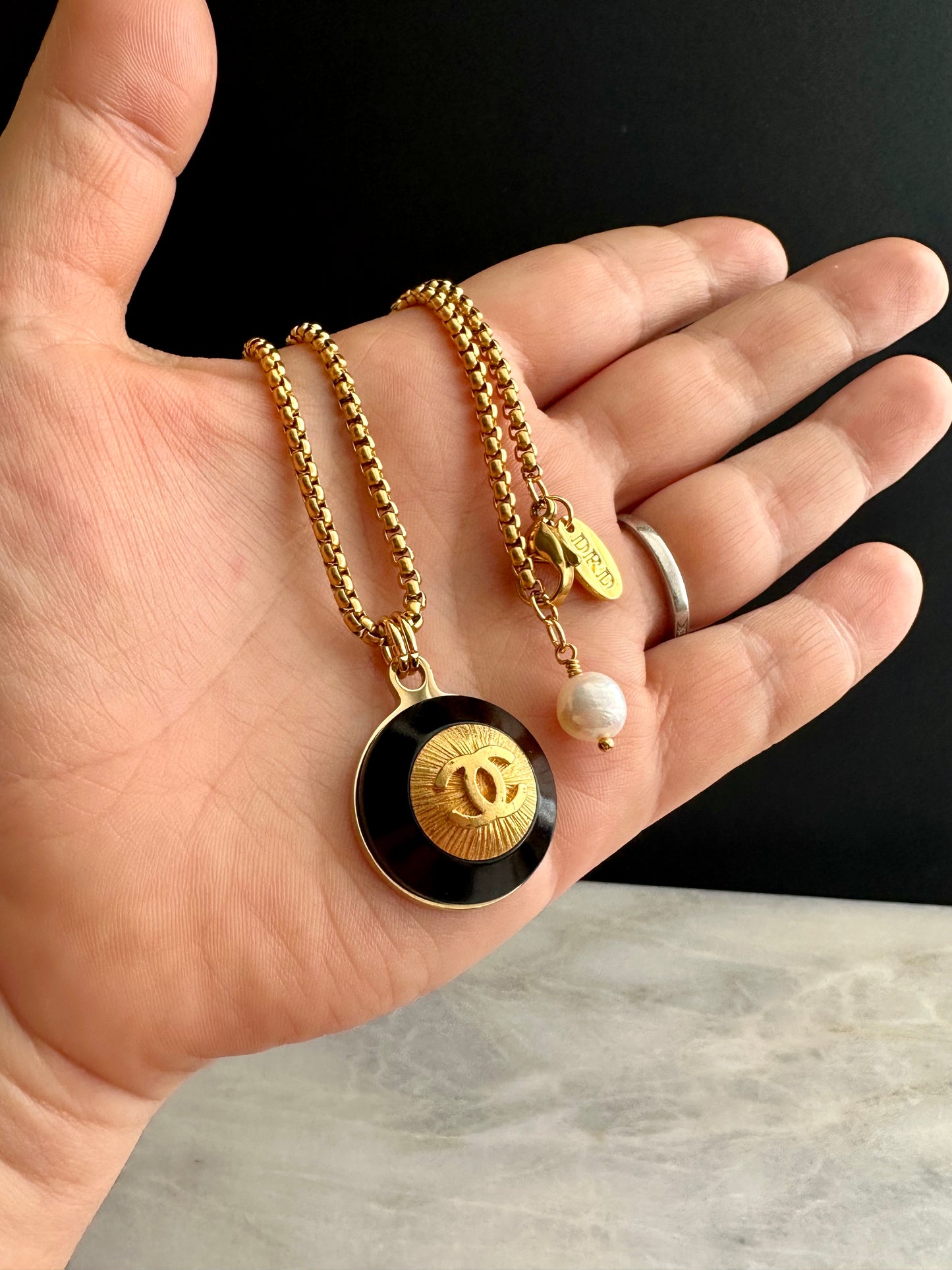 🖤 super rare reworked giant black button necklace