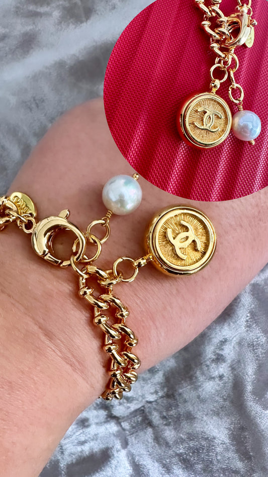 ✨ONE OF A KIND gold reworked button bracelet button bracelet • gorgeous unique chain