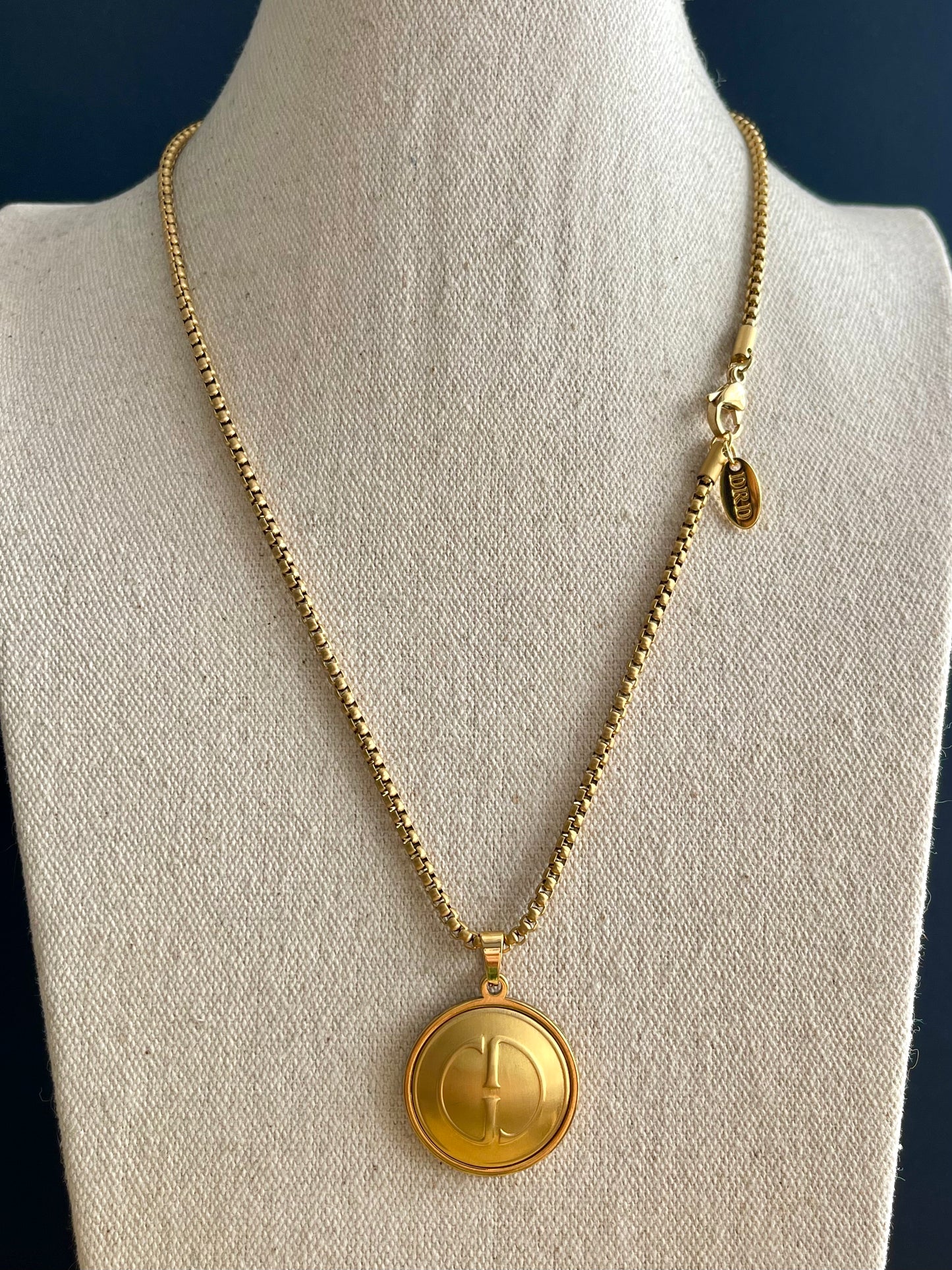 Gold Vintage Gucci necklace • high quality