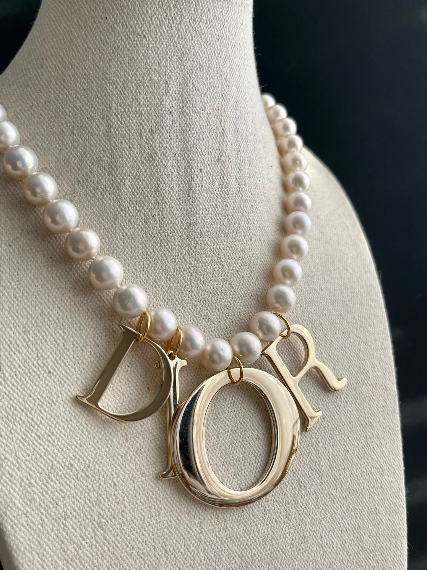 Vintage Authentic gold DIOR charm Asymmetrical pearl Necklace • Very Rare Vintage Find 👌🏻✨