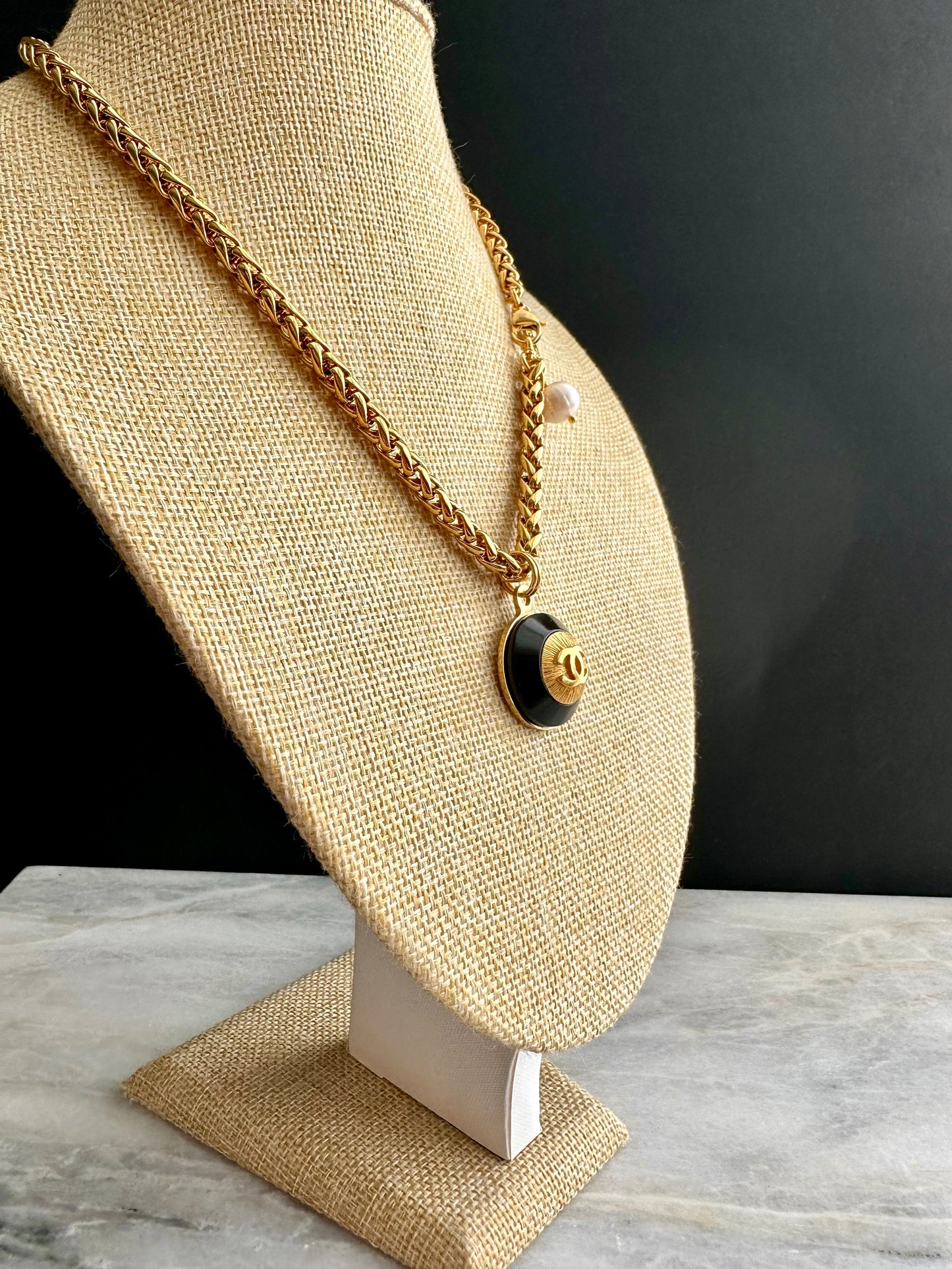 🖤 super rare reworked giant black button necklace