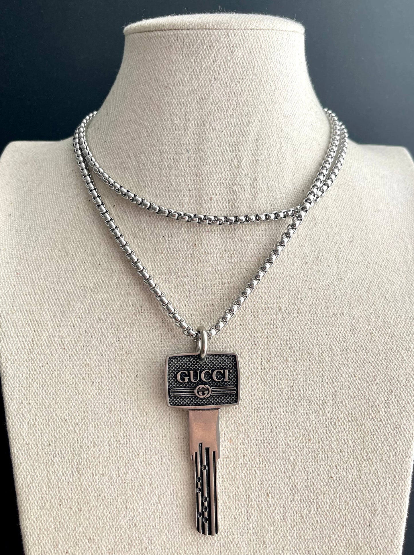 Antique Silver Vintage Gucci charm chain necklace • high quality intricate chain