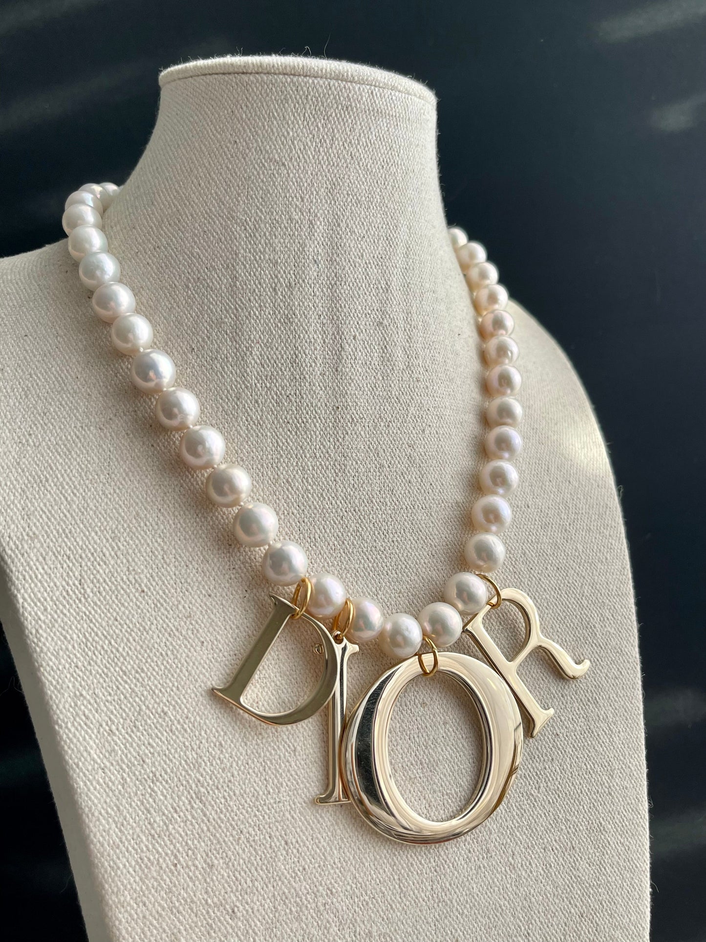 Vintage Authentic gold DIOR charm Asymmetrical pearl Necklace • Very Rare Vintage Find 👌🏻✨